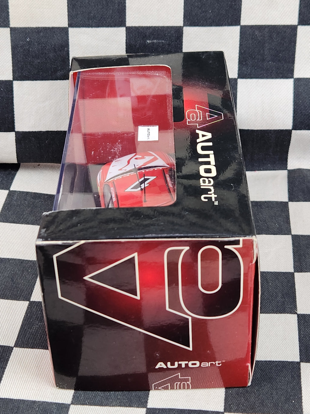 AutoArt 1:43 Holden Commodore VY HRT Race Car 2003 Mark Skaife