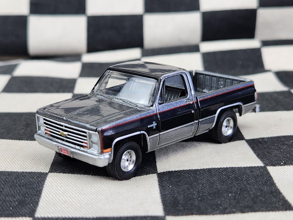 Auto World Loose Chevy Pickup Truck