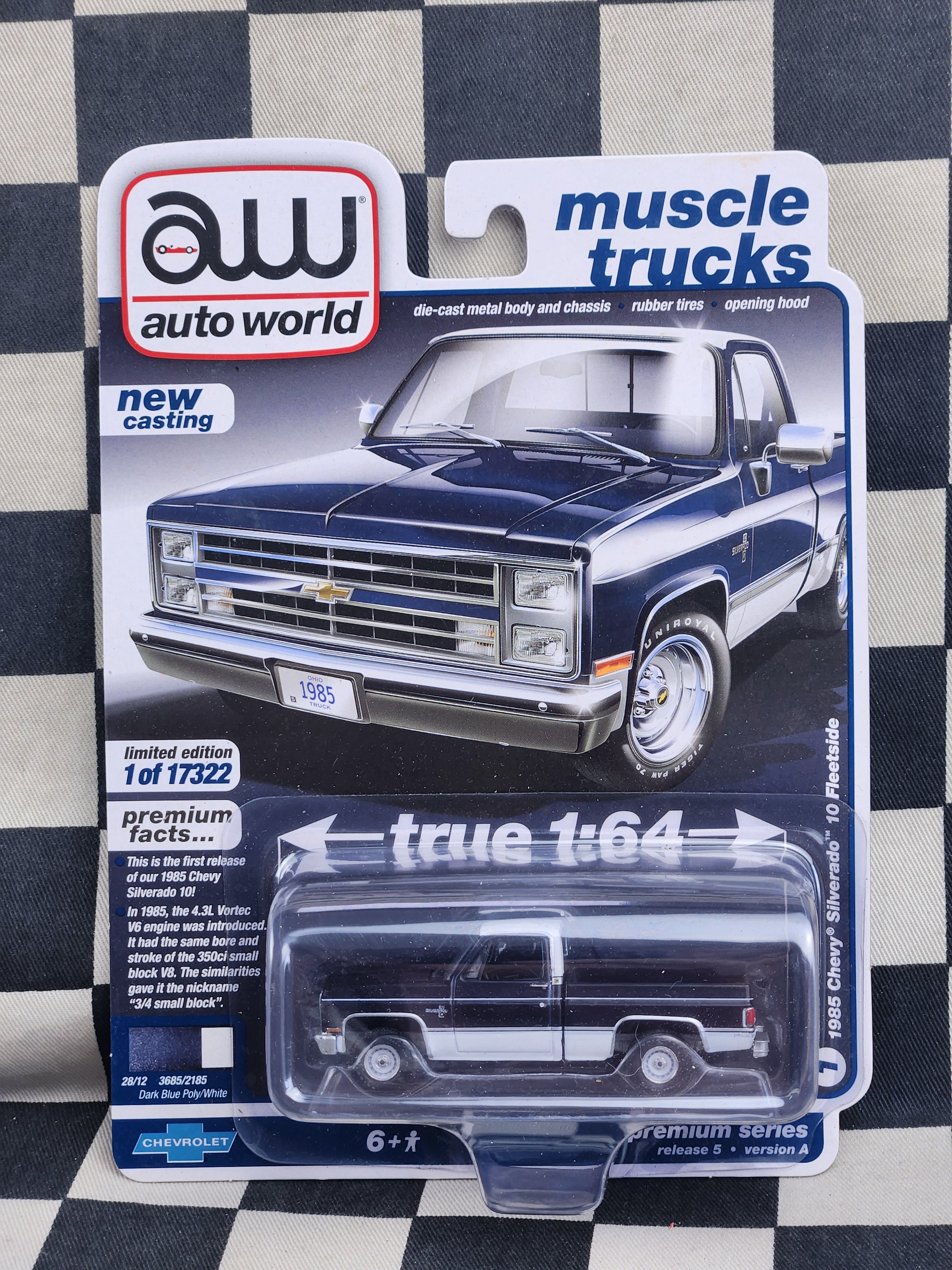Auto World Muscle Trucks 1985 Chevy Silverado C10 Fleetside Dark Blue/White