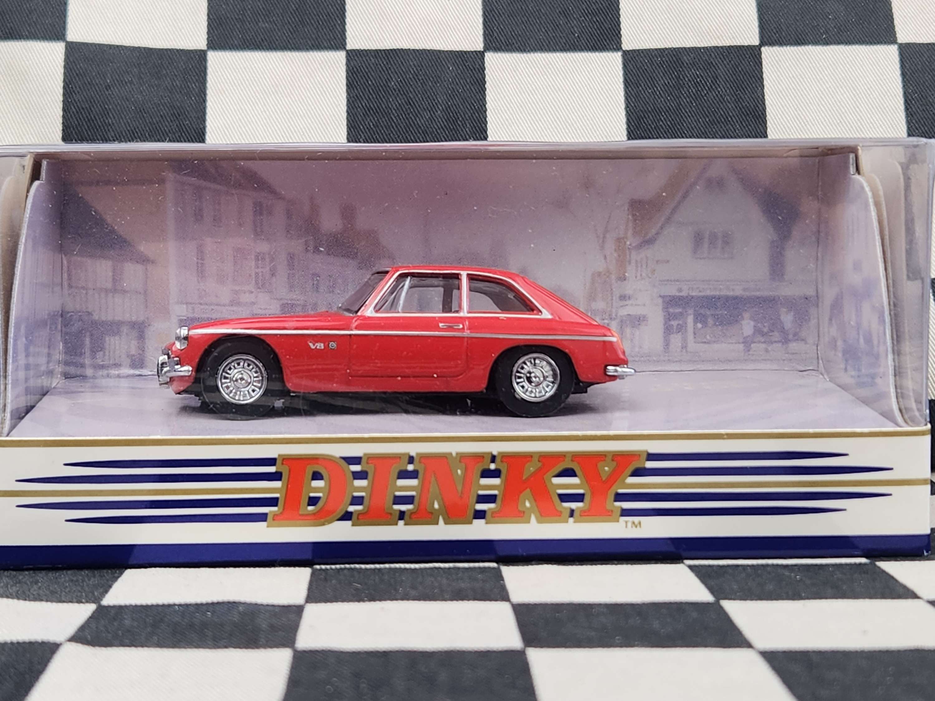 Dinky 1:43 1973 MGB GT V8 Red