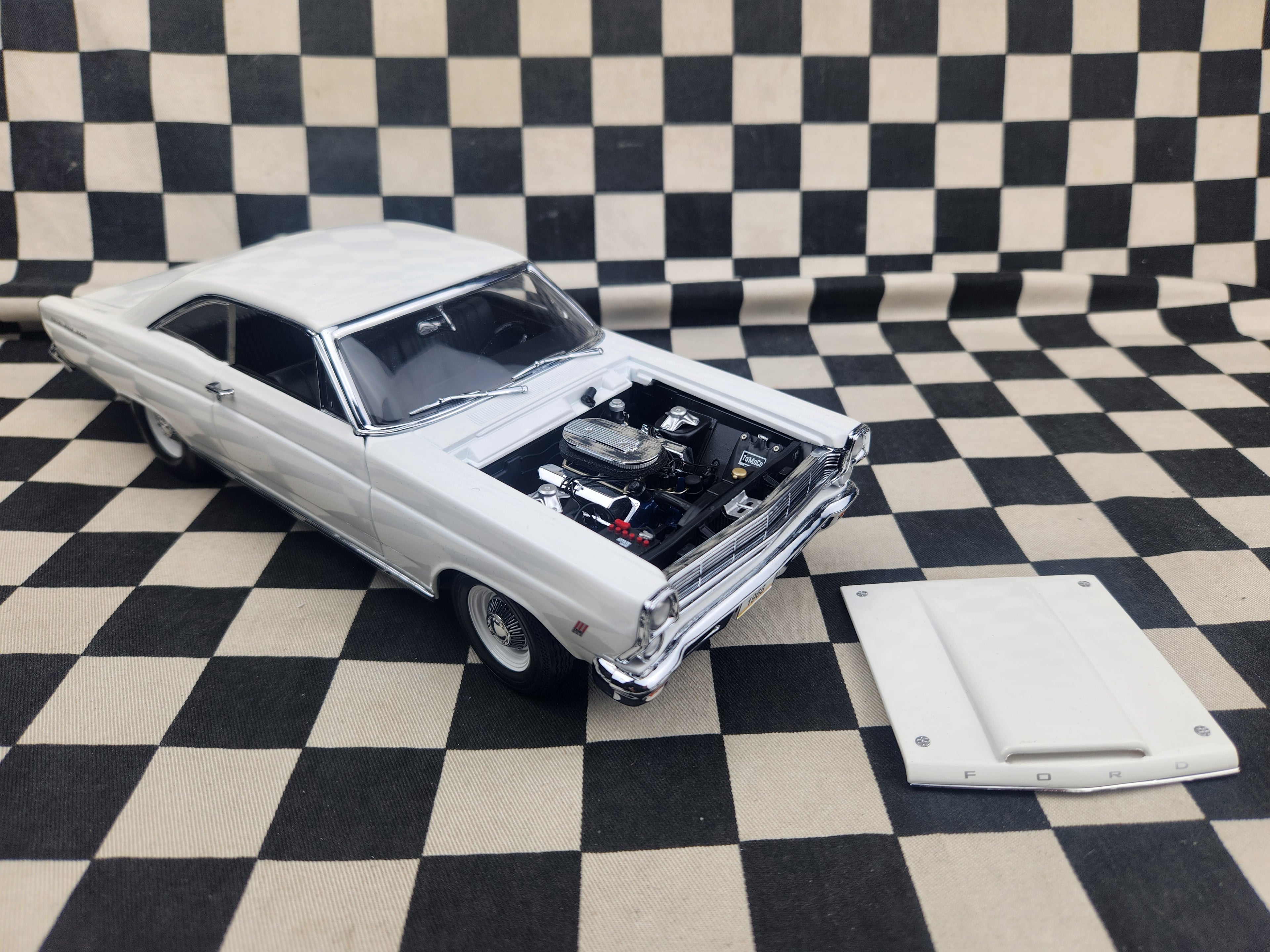 Gmp 1/18 1966 Ford Fairlane 500 427 White