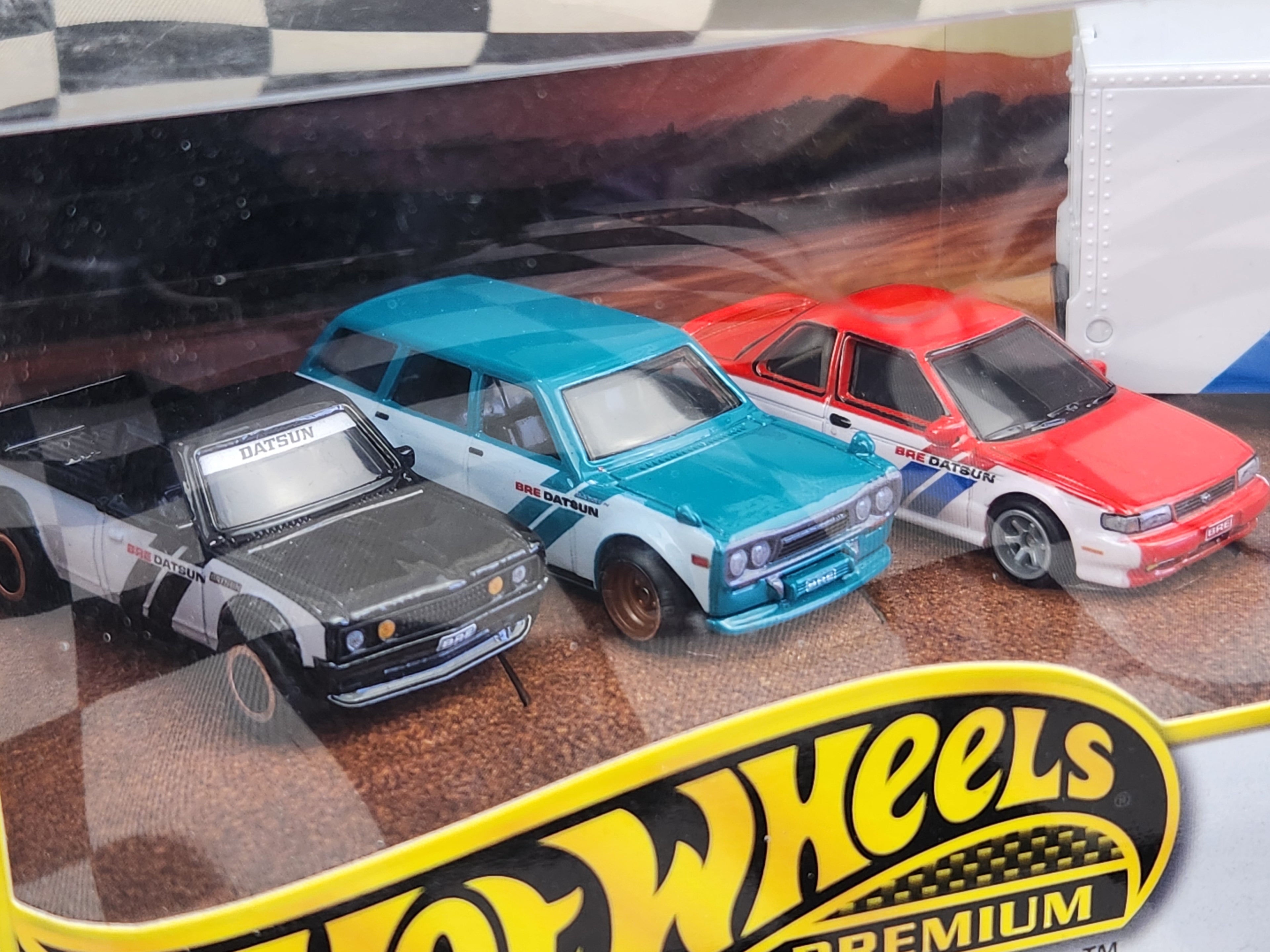 Hot Wheels Premium Diorama BRE Datsun 510 Wagon 620 Ute Nissan Sentra