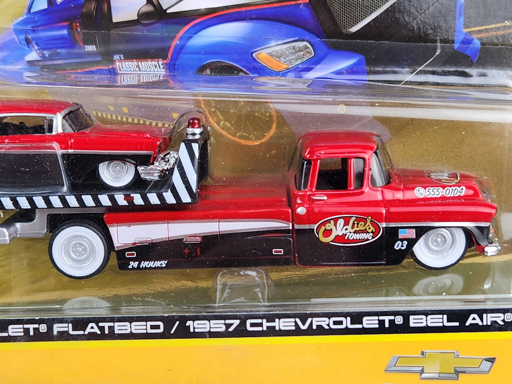 Maisto Elite Team Transport 1957 Chevrolet Bel Air/1957 Chevrolet Flatbed