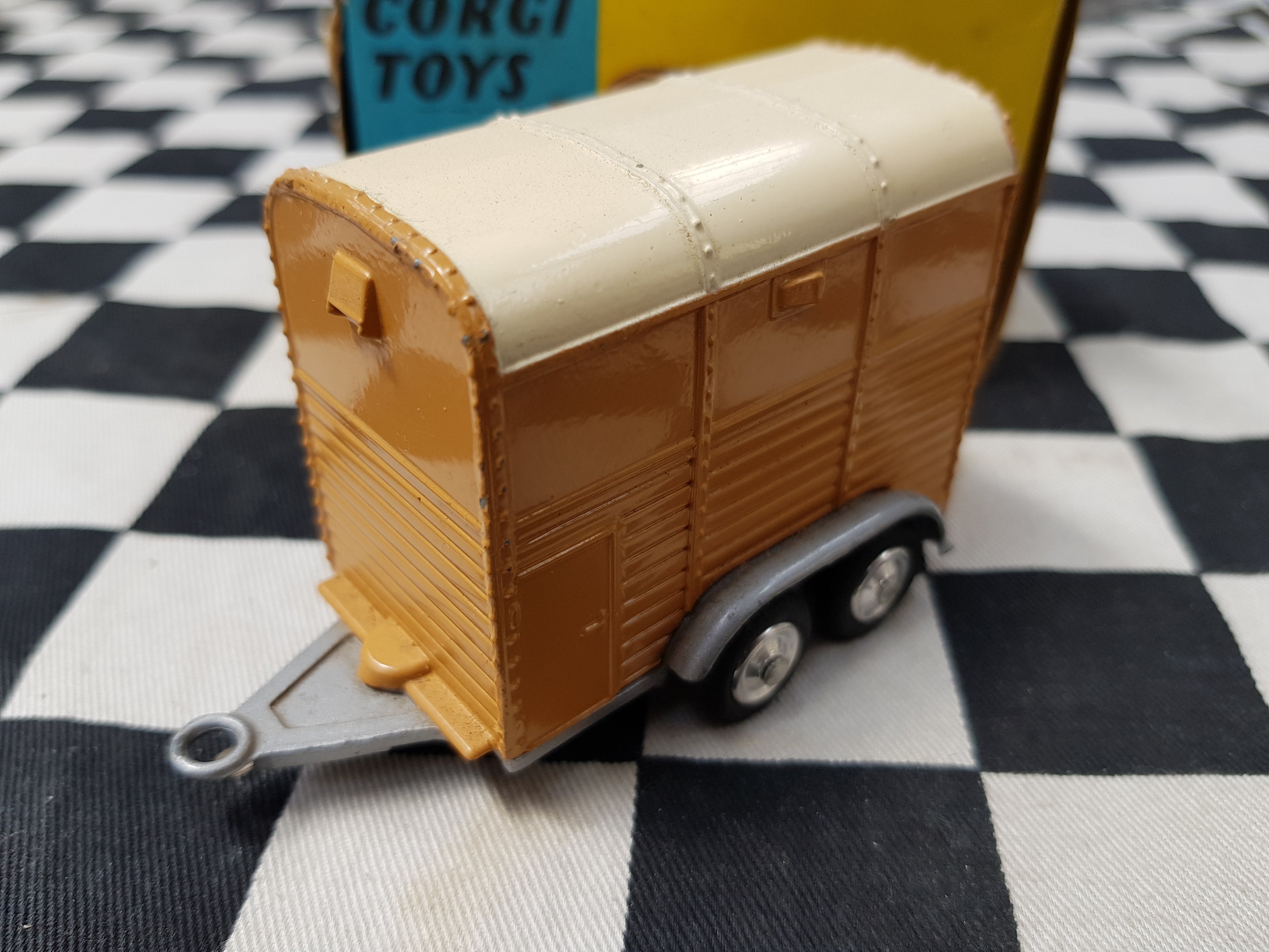 Corgi #102 Rice's Pony Trailer original Boxed ( no Pony)
