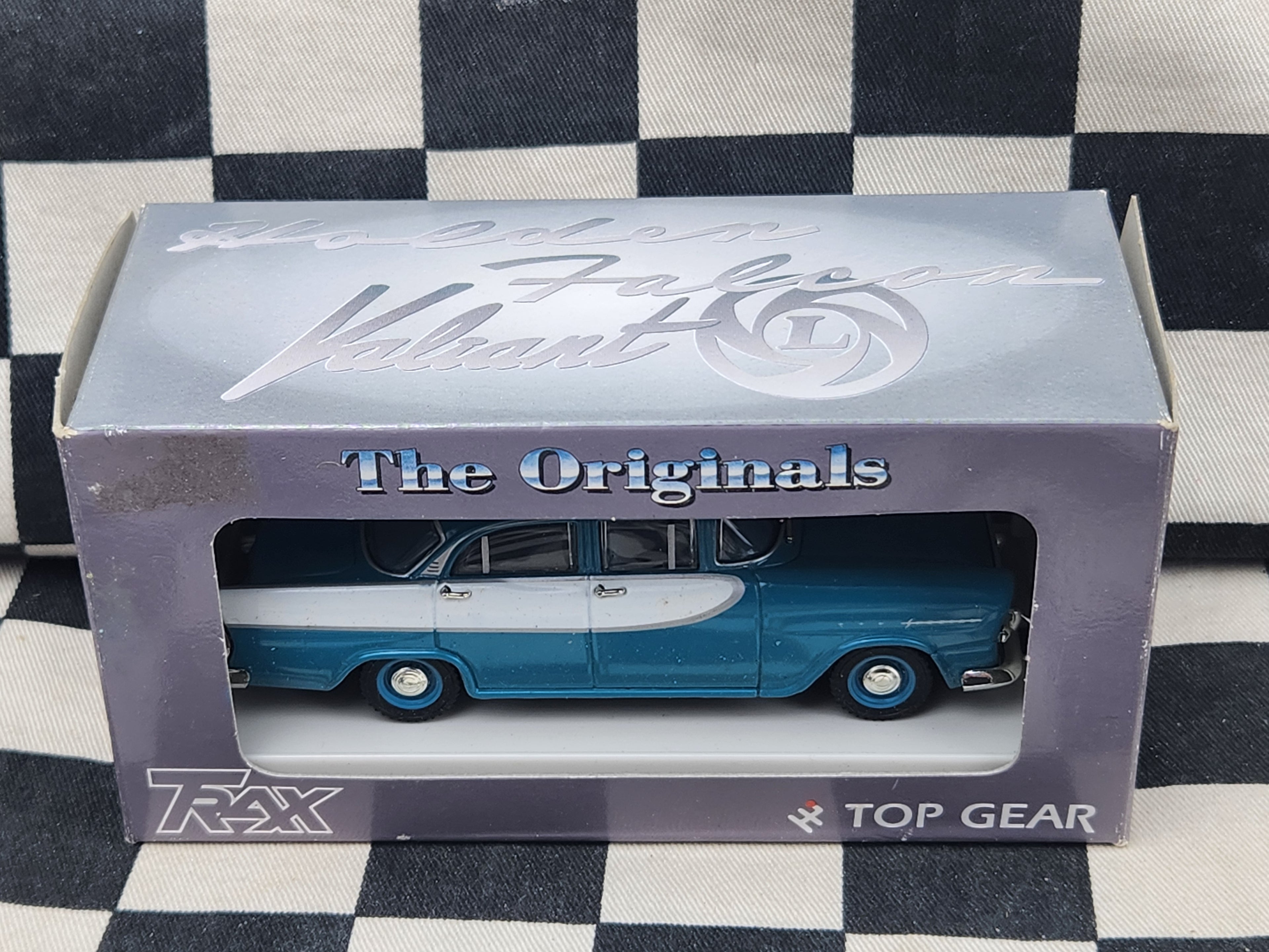 Trax 1:43 FB Holden Special Sedan Aqua/WhiteTR20