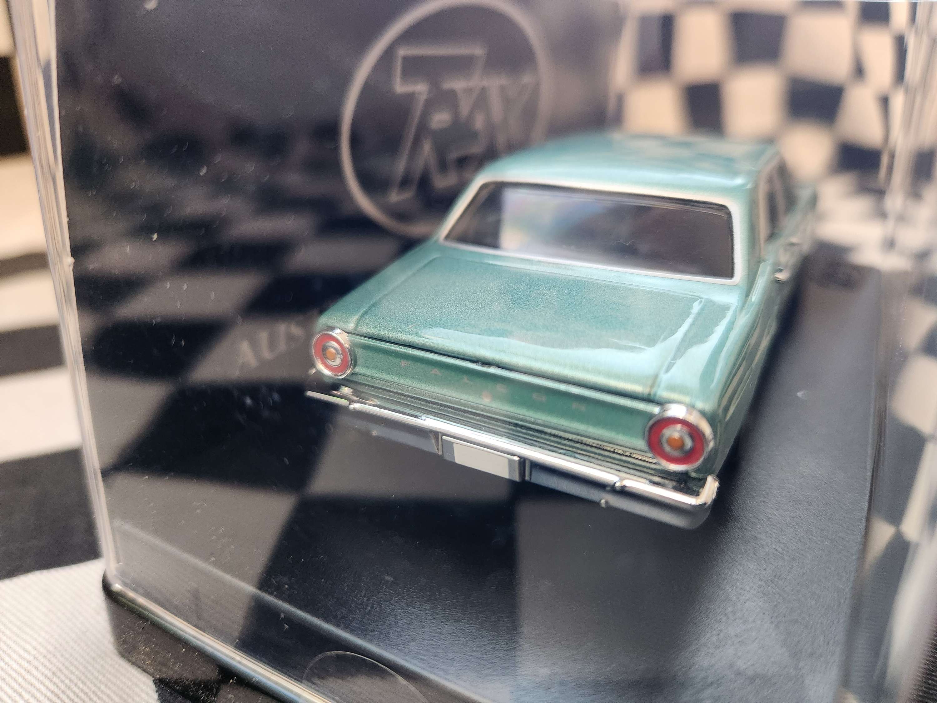 Trax 1/43 Ford Falcon XR 500 Sedan TR9D Green Velvet Metallic