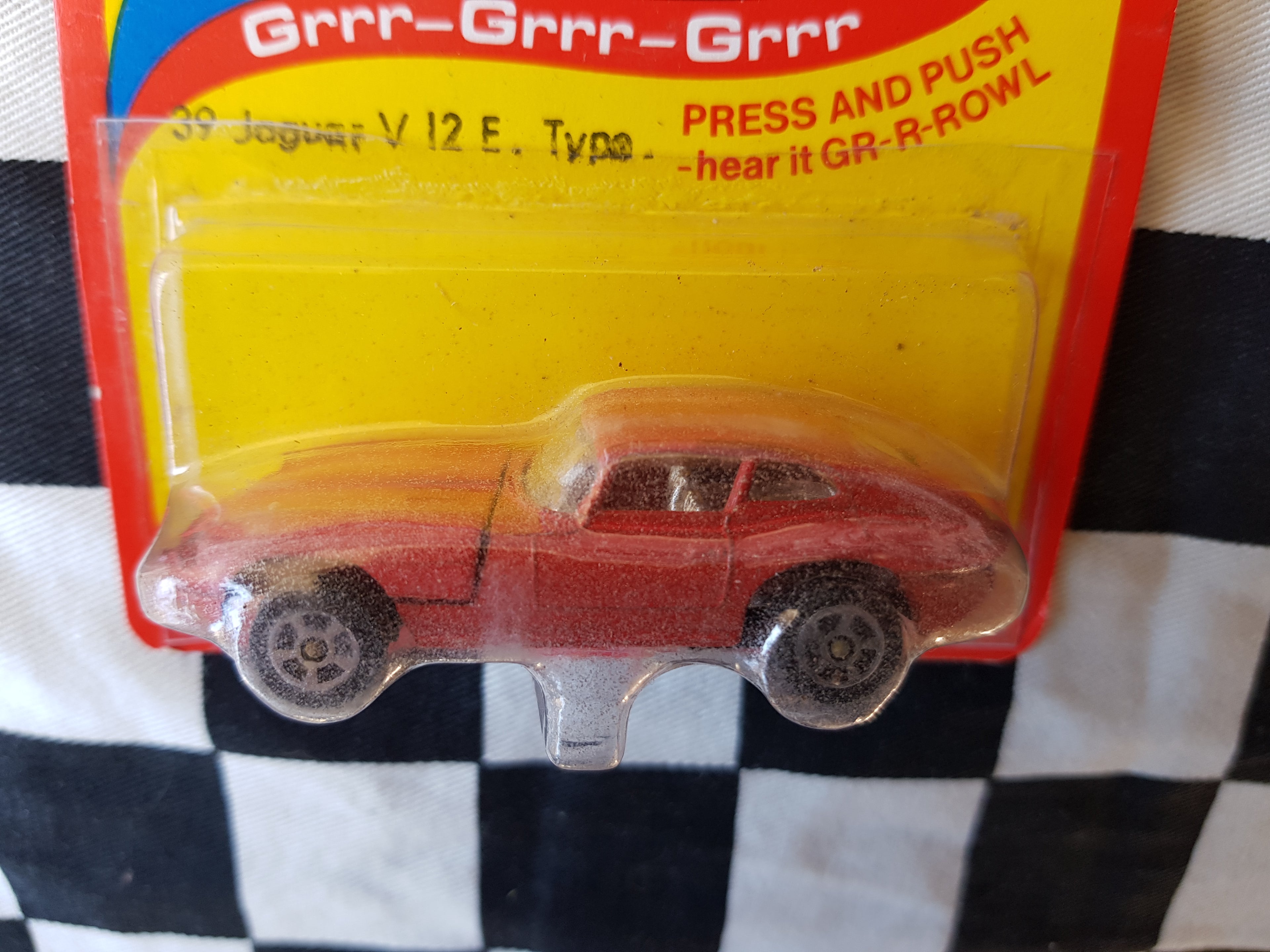 Corgi Juniors GROWLERS Jaguar V12 E Type Red Carded