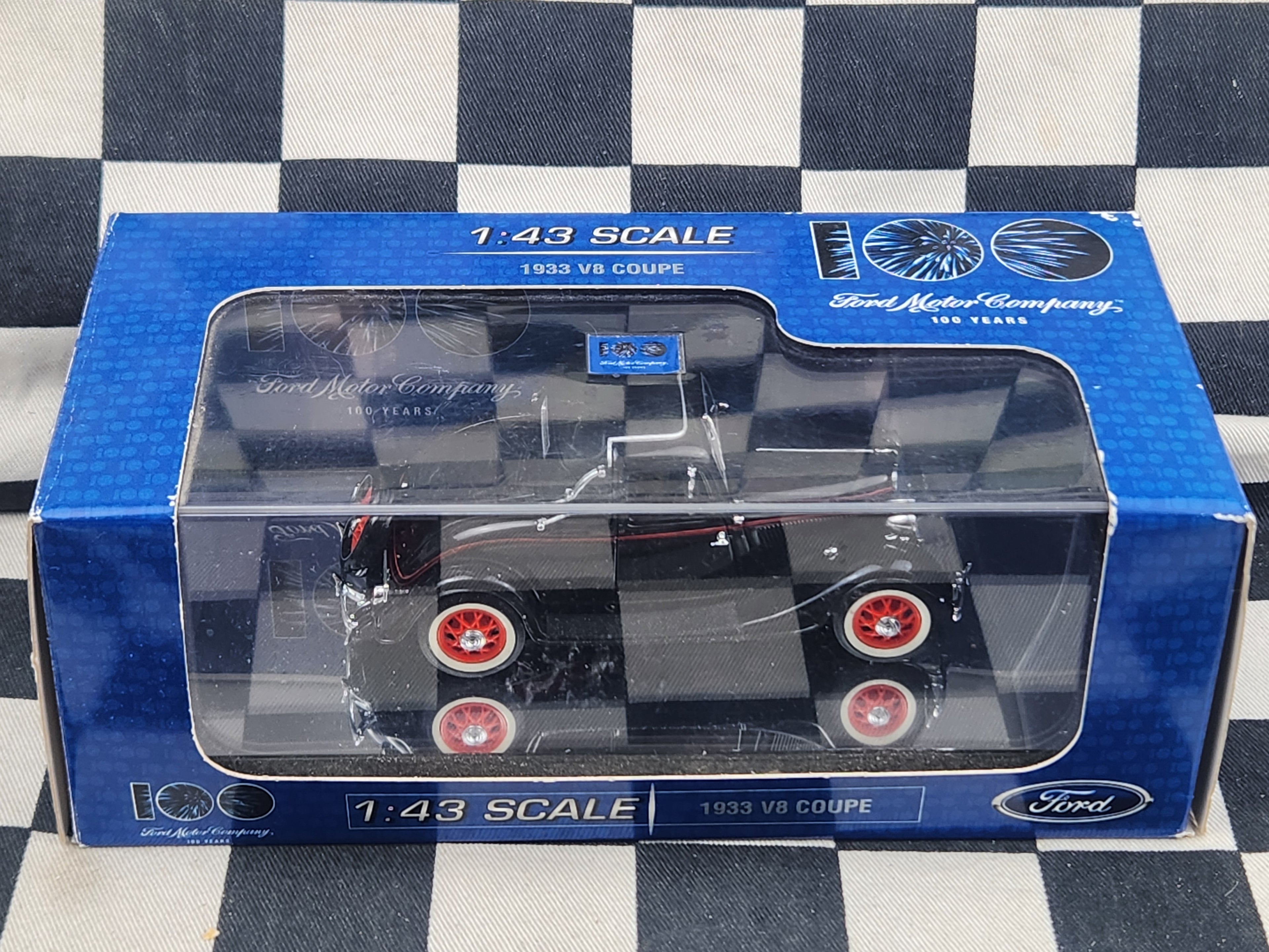 Classic Carlectables 1/43 Ford 1933 V8 Coupe 100th Anniversary