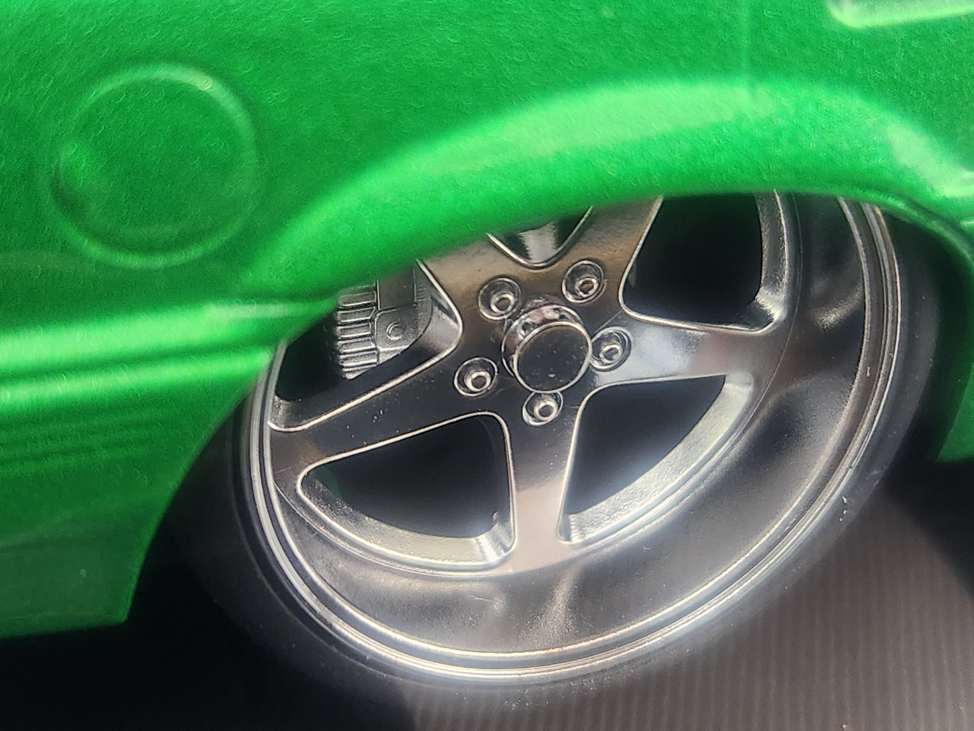 DDA Collectables 1:24 Blown Holden VL Calais Custom Green