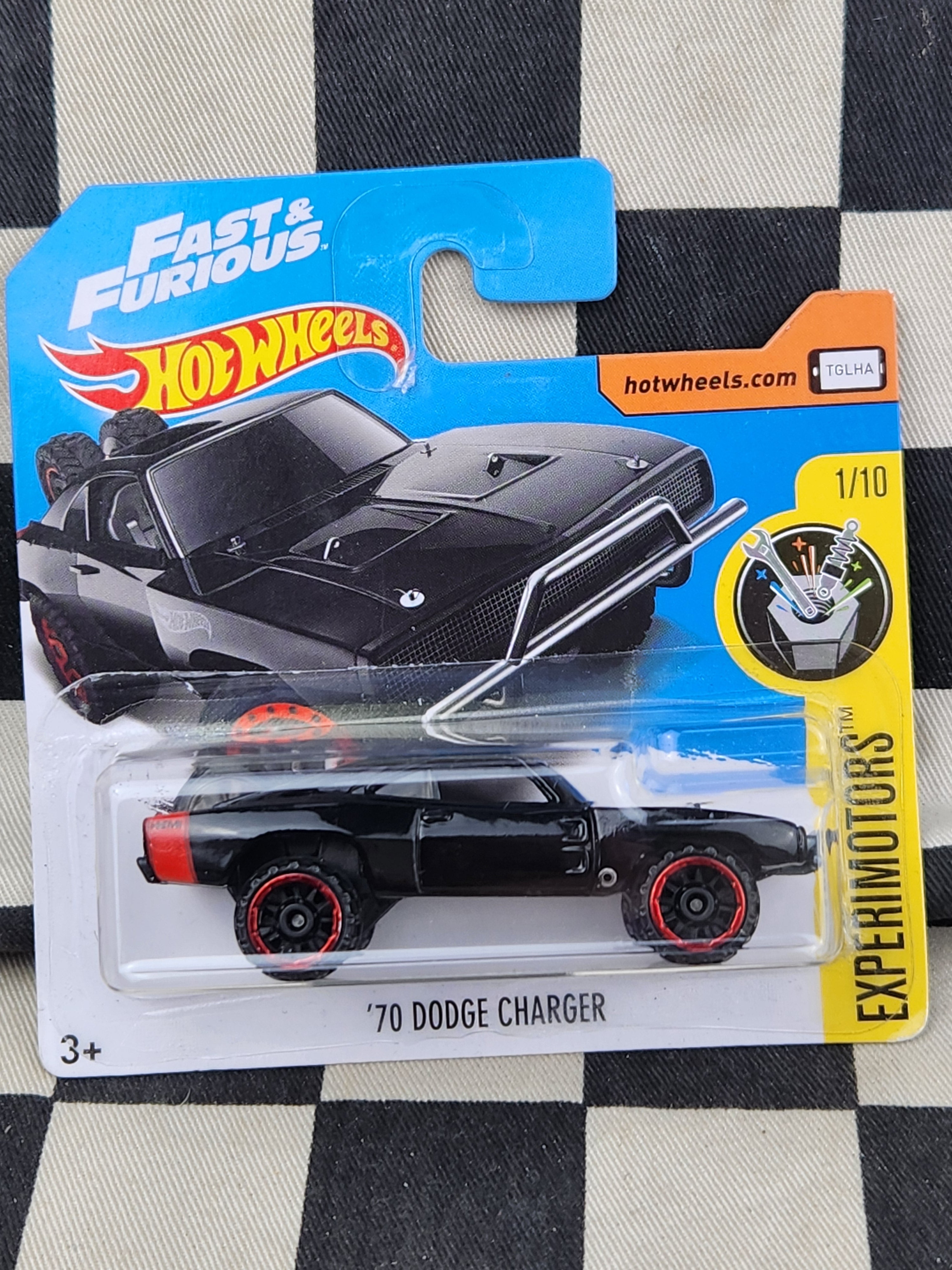 Hot Wheels 2017 Experimotors Fast & Furious 70 Dodge Charger Short Card