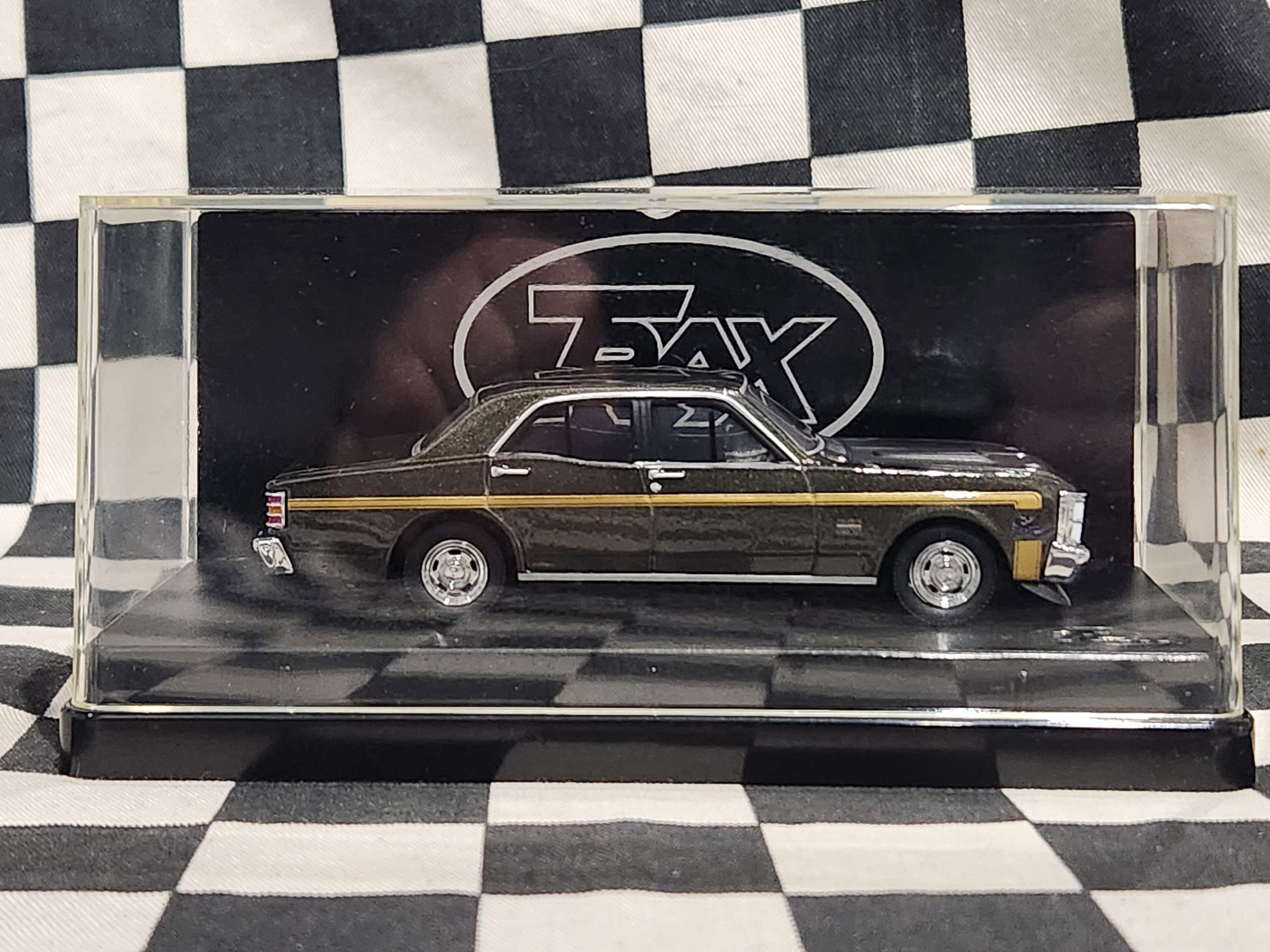 Trax 1/43 XW Falcon GTHO Phase II Reef Green TR34E