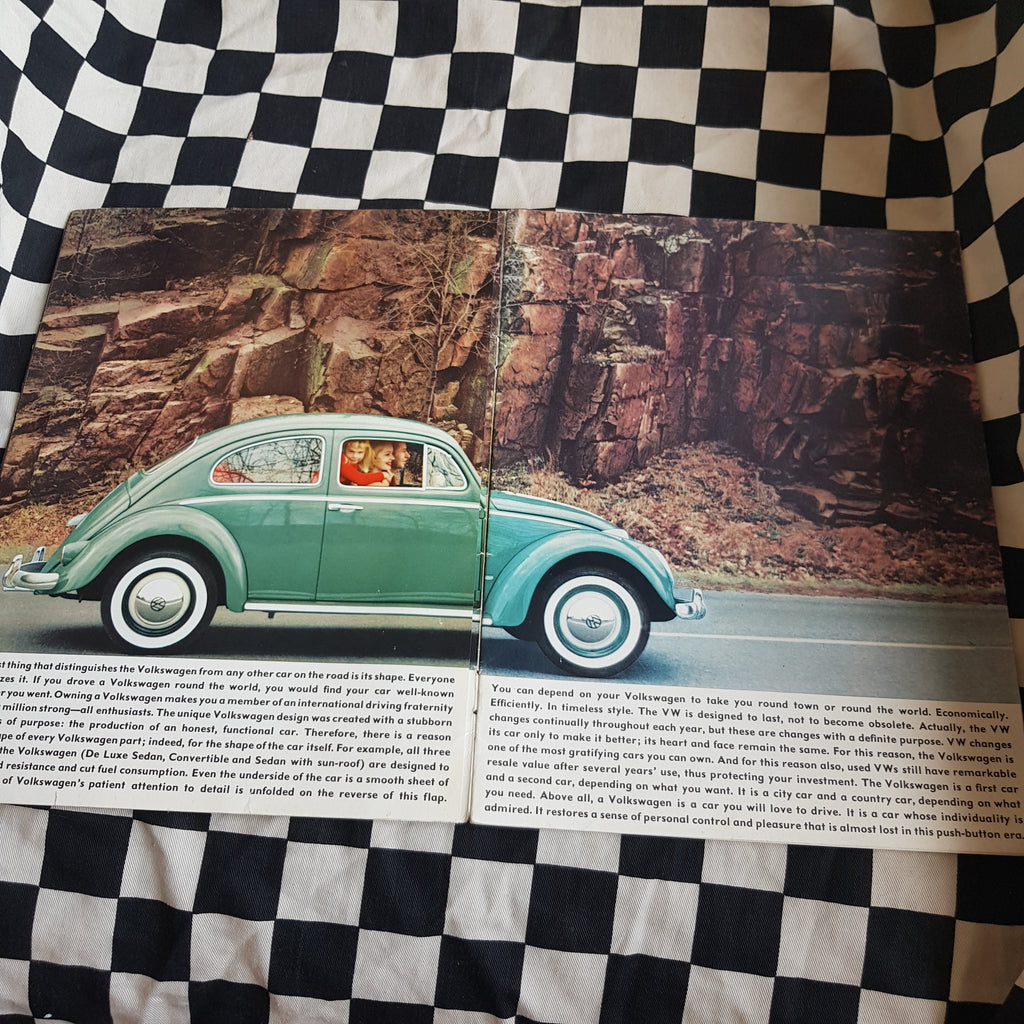 Volkswagen Beetle 1961-62 Deluxe Sales Brochure