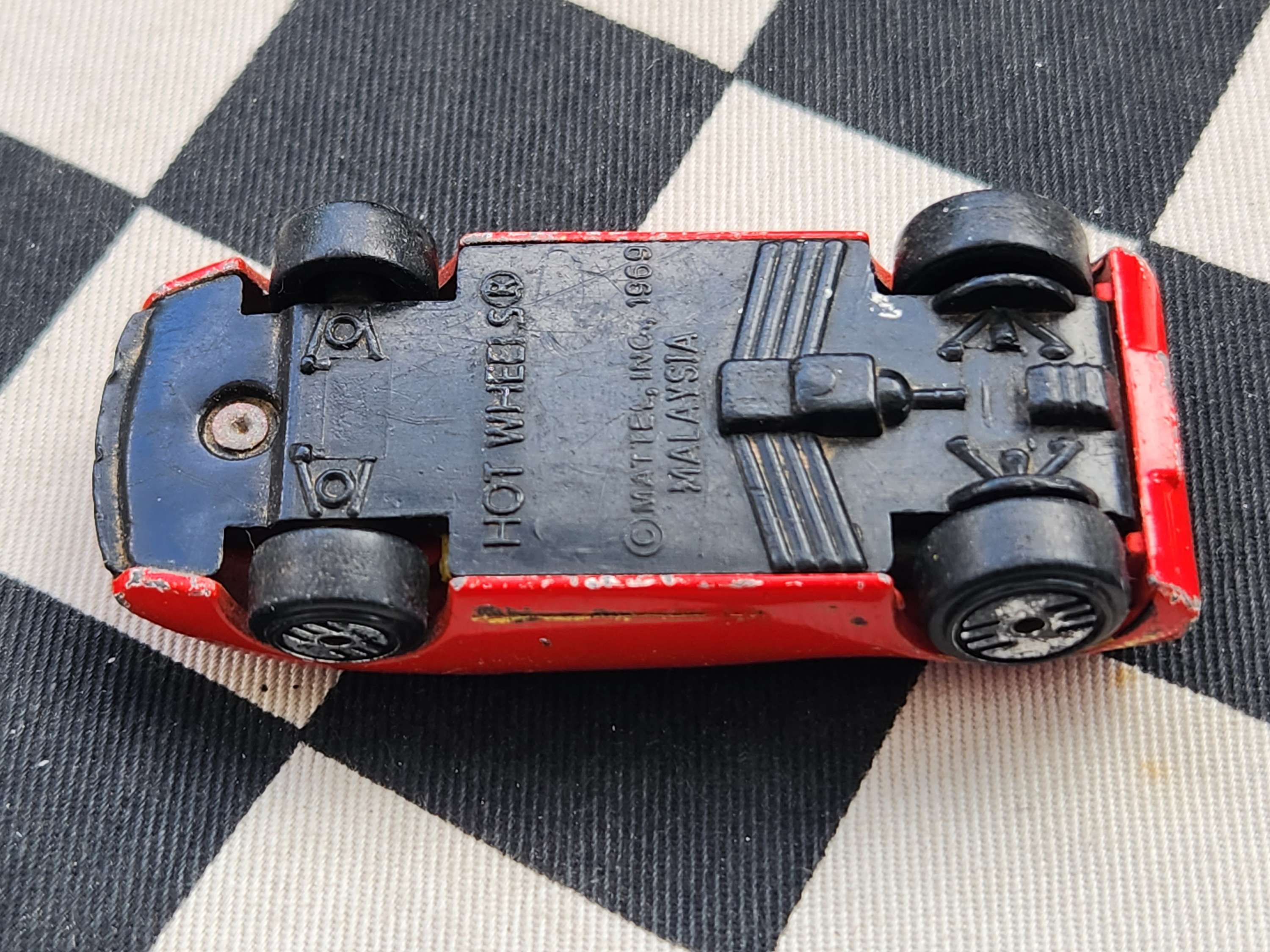 Vintage Loose Hot Wheels Ferrari Champion Bell 8