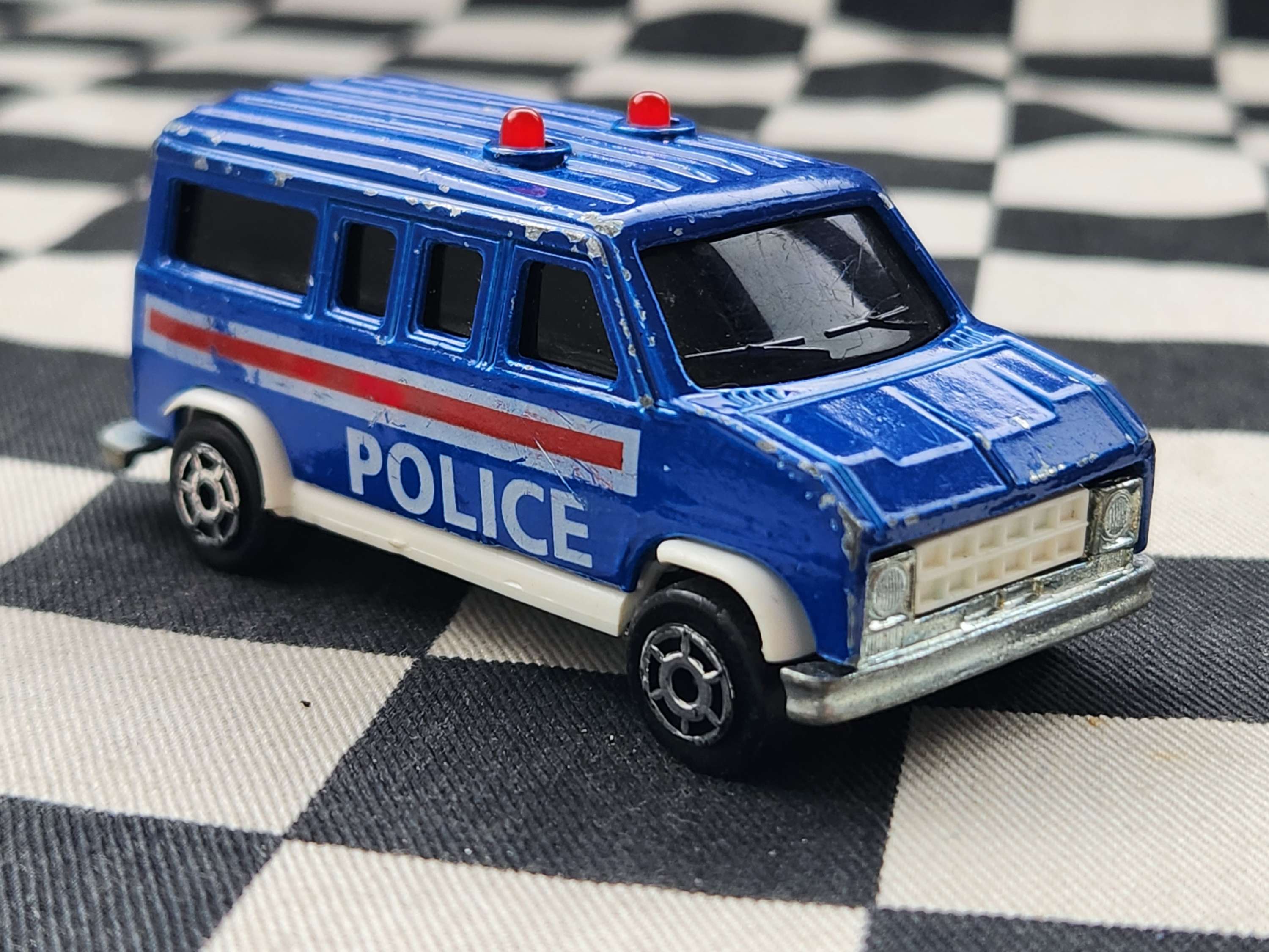 Majorette Loose Fourgon Police Van