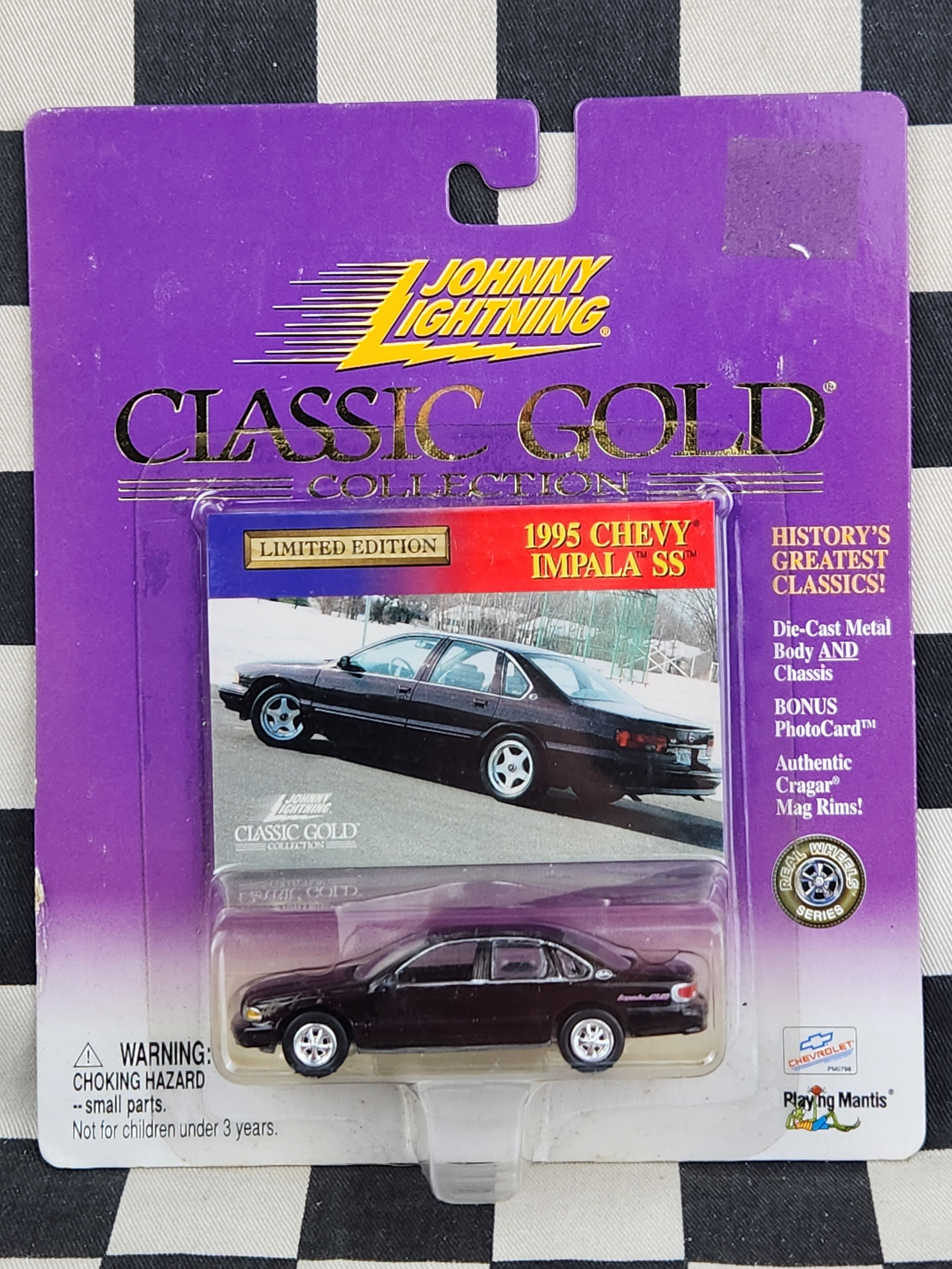 Johnny Lightning Classic Gold 1995 Chevy Impala SS