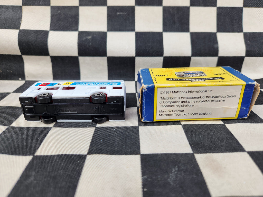 Matchbox International Collectors Association MB17 London Bus