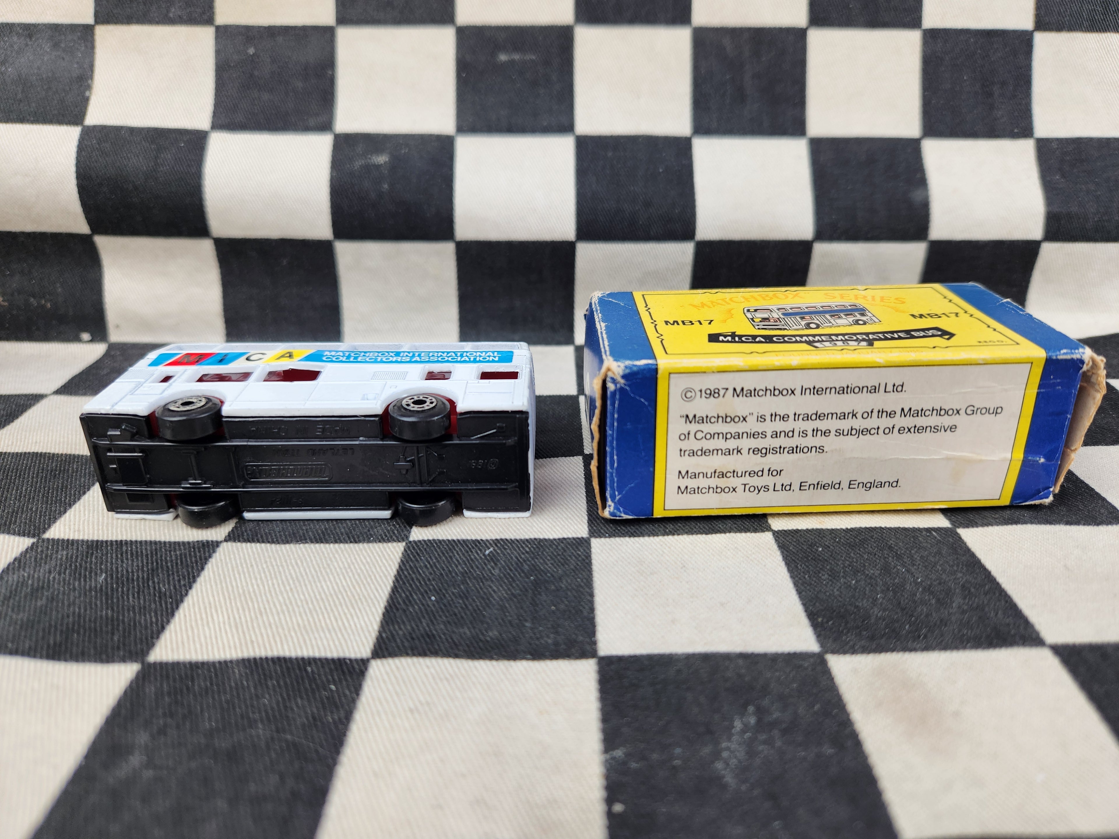 Matchbox International Collectors Association MB17 London Bus