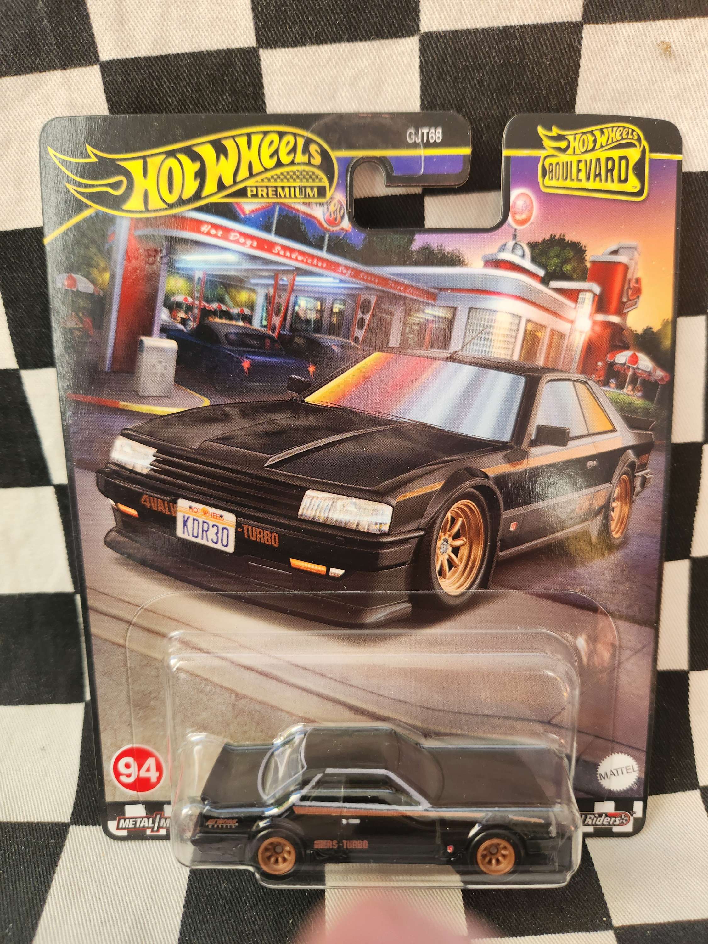 Hot Wheels Premium Boulevard #94 Nissan Skyline RS R30