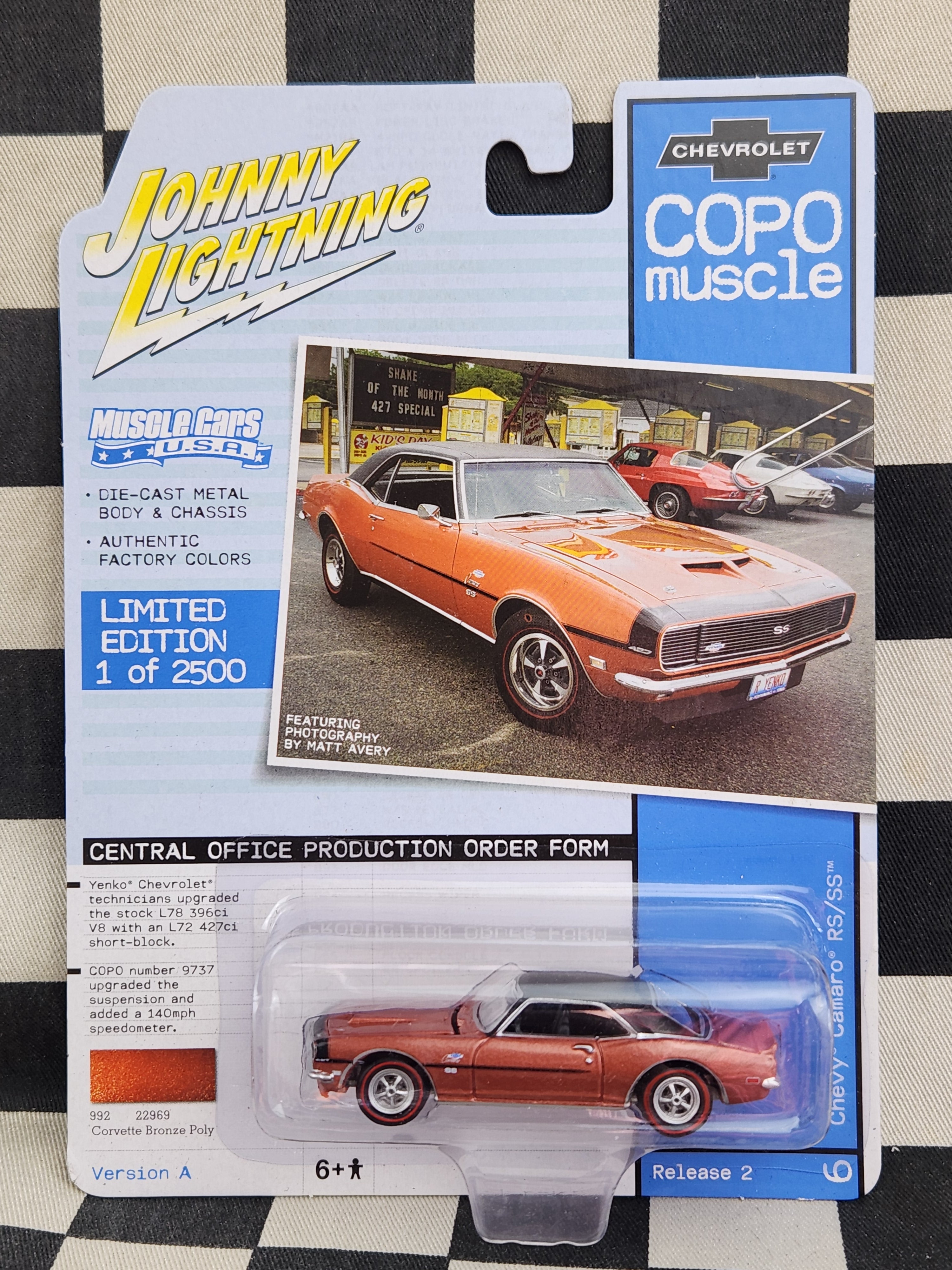 Johnny Lightning Copo Muscle 1968 Copo Chevy Camaro RS/SS Limited Edition