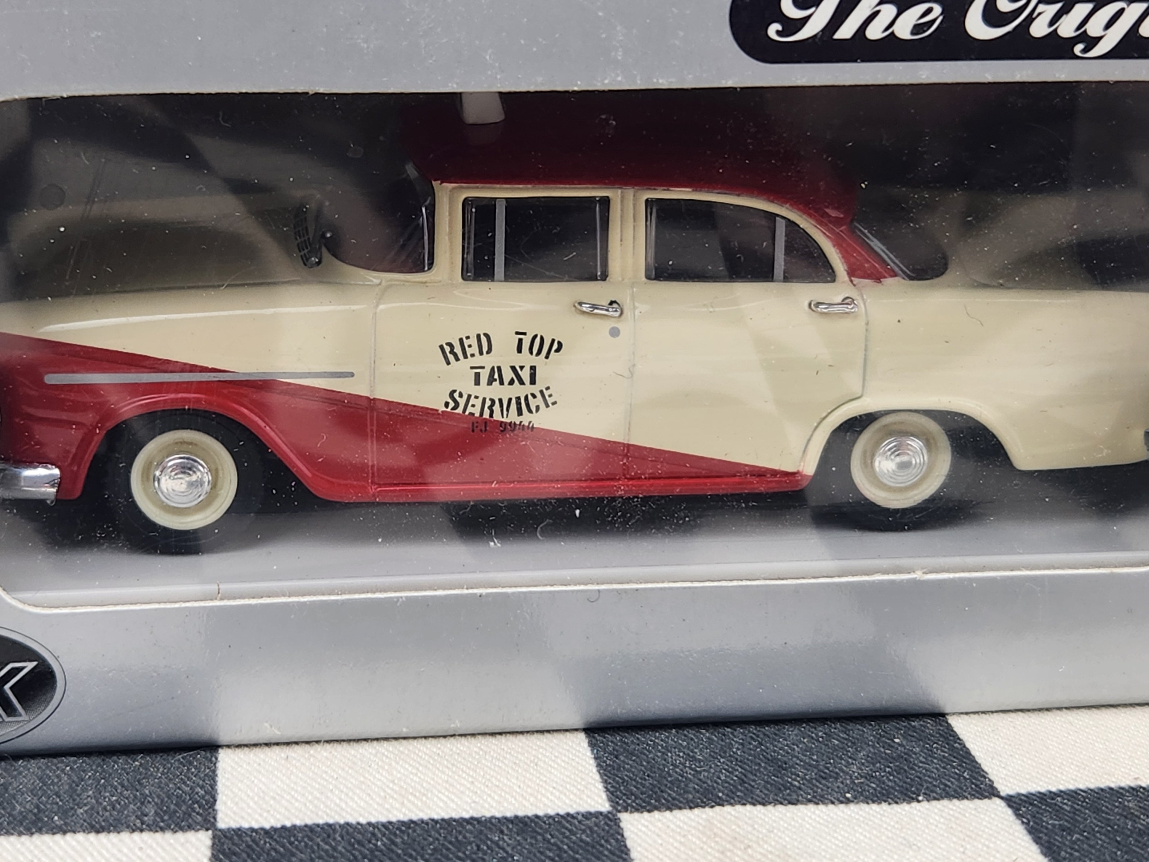 Trax 1:43 FB Holden Red Top Taxi TR20G