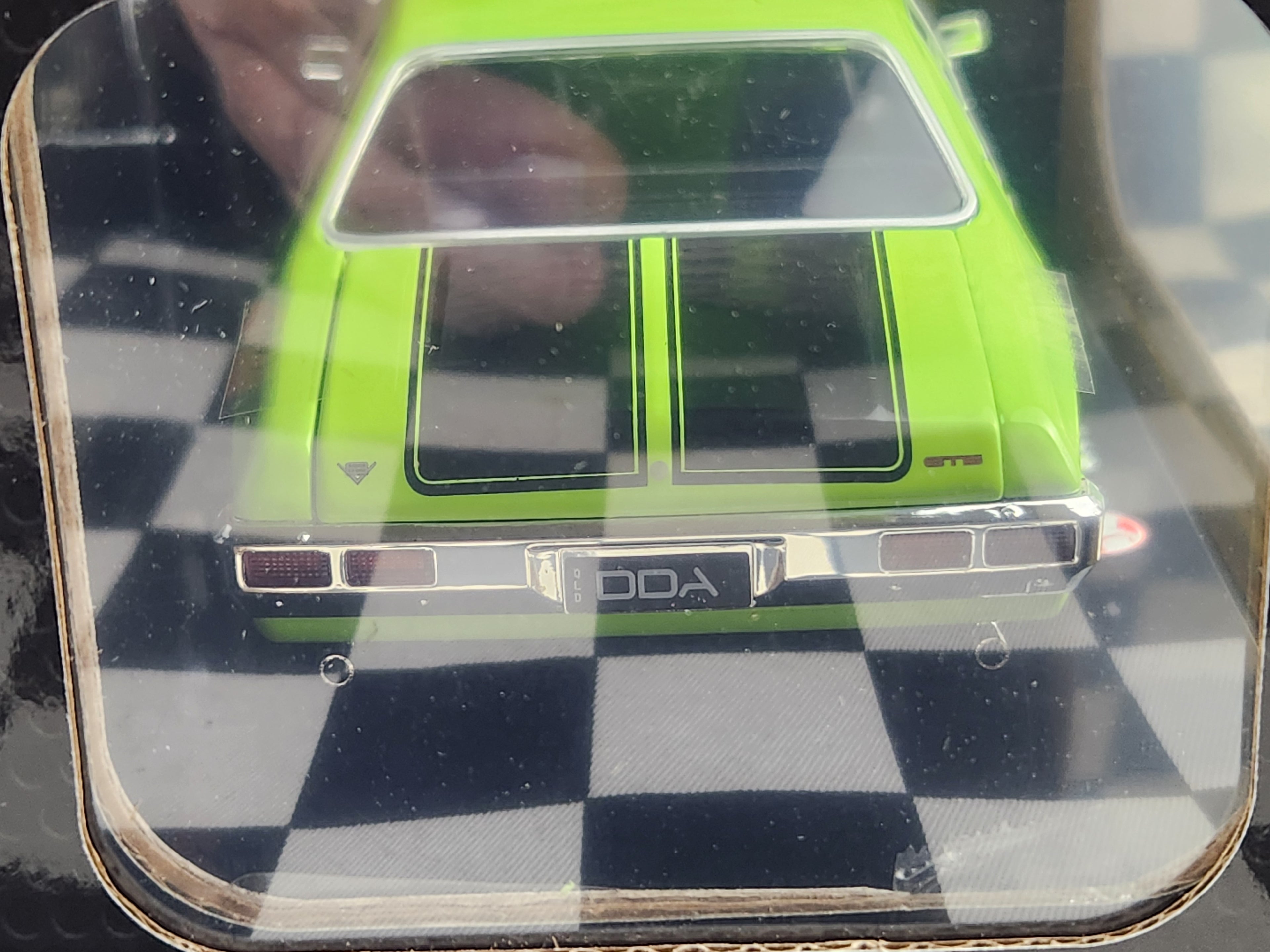 DDA Collectibles 1:24 HQ GTS Monaro 4 Door Lime Green  Detailed Series