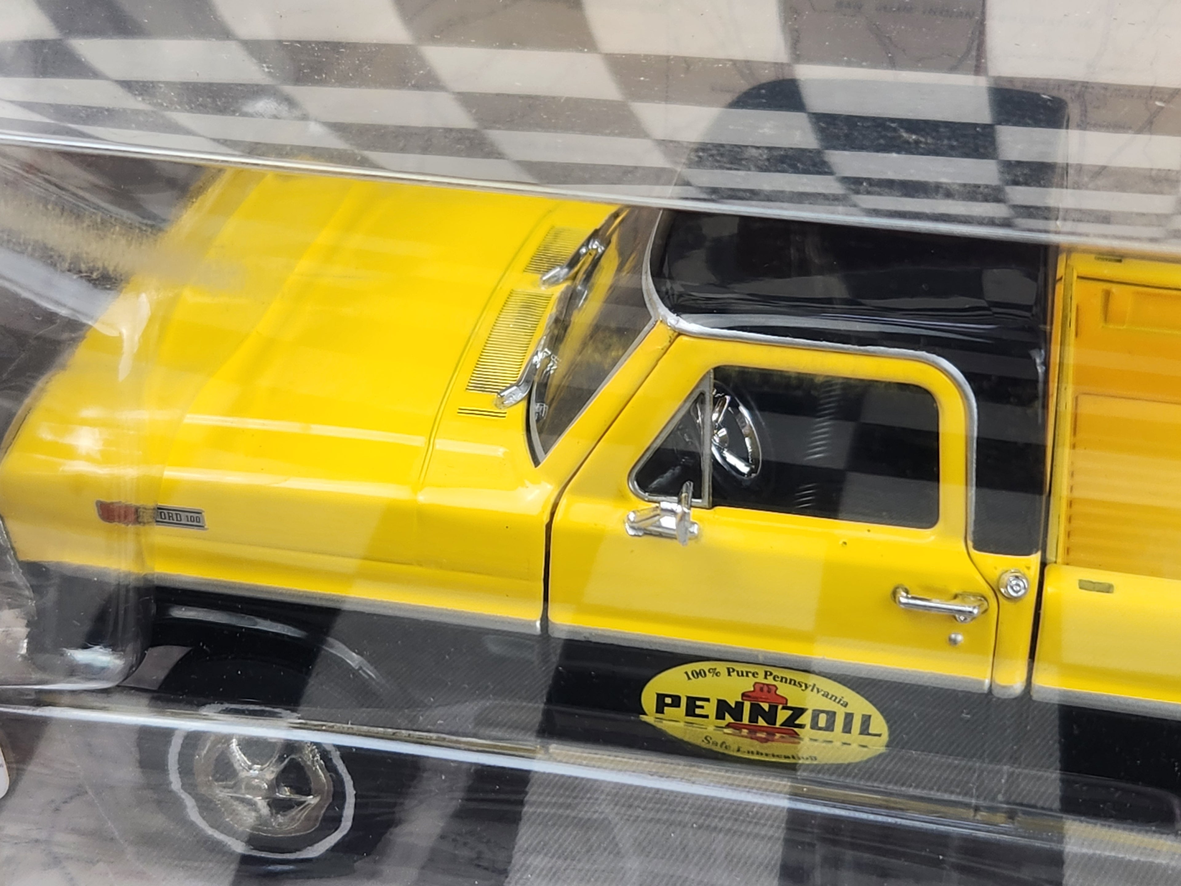 Greenlight 1/24 Running on Empty Penzoil 1967 Ford F100
