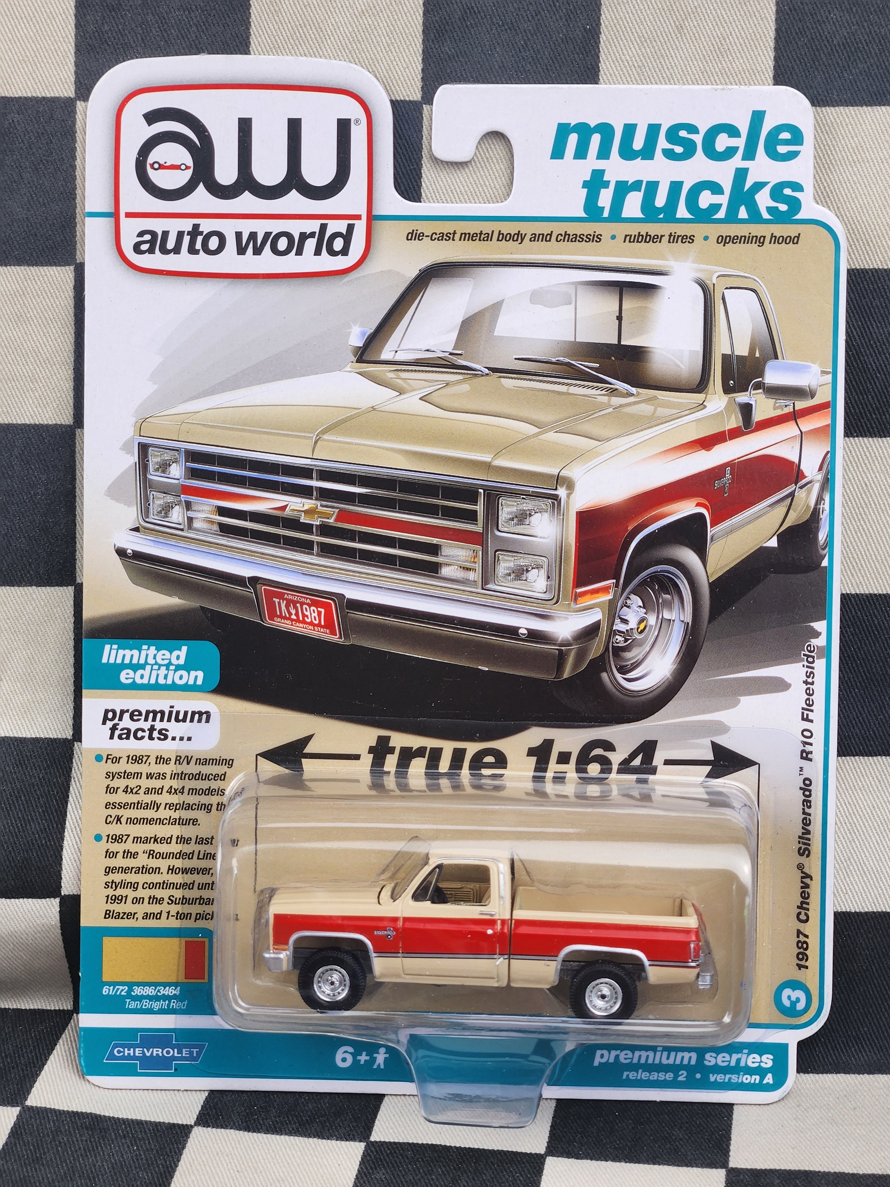 Auto World Muscle Trucks 1987 Chevy Silverado R10 Fleetside Tan/Red
