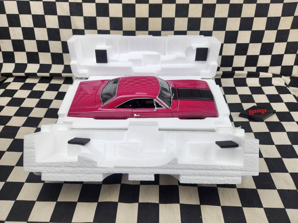 Rare 1/18 GMP 1970 Plymouth Road Runner RTS Rapid Transit System