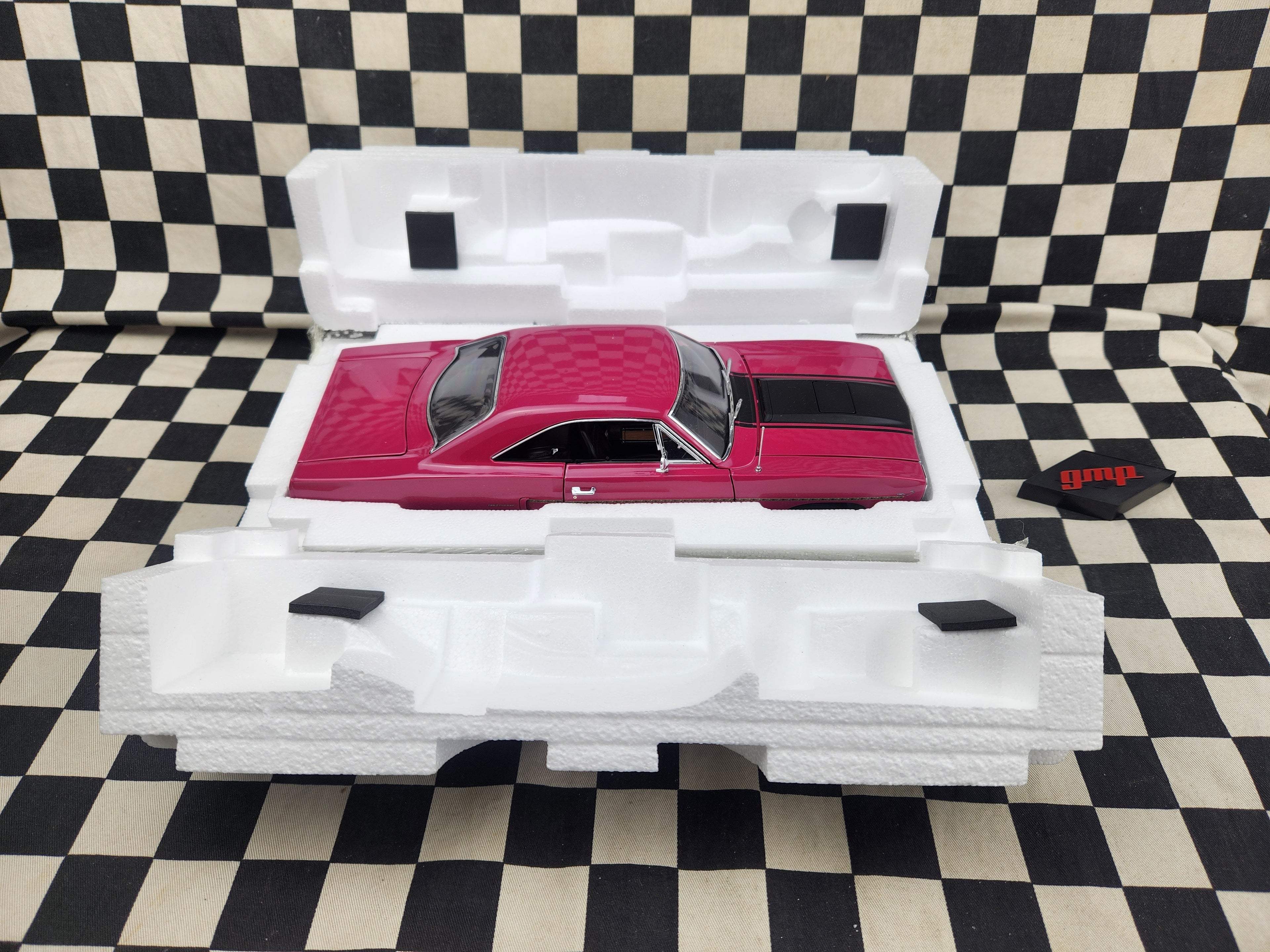 Rare 1/18 GMP 1970 Plymouth Road Runner RTS Rapid Transit System
