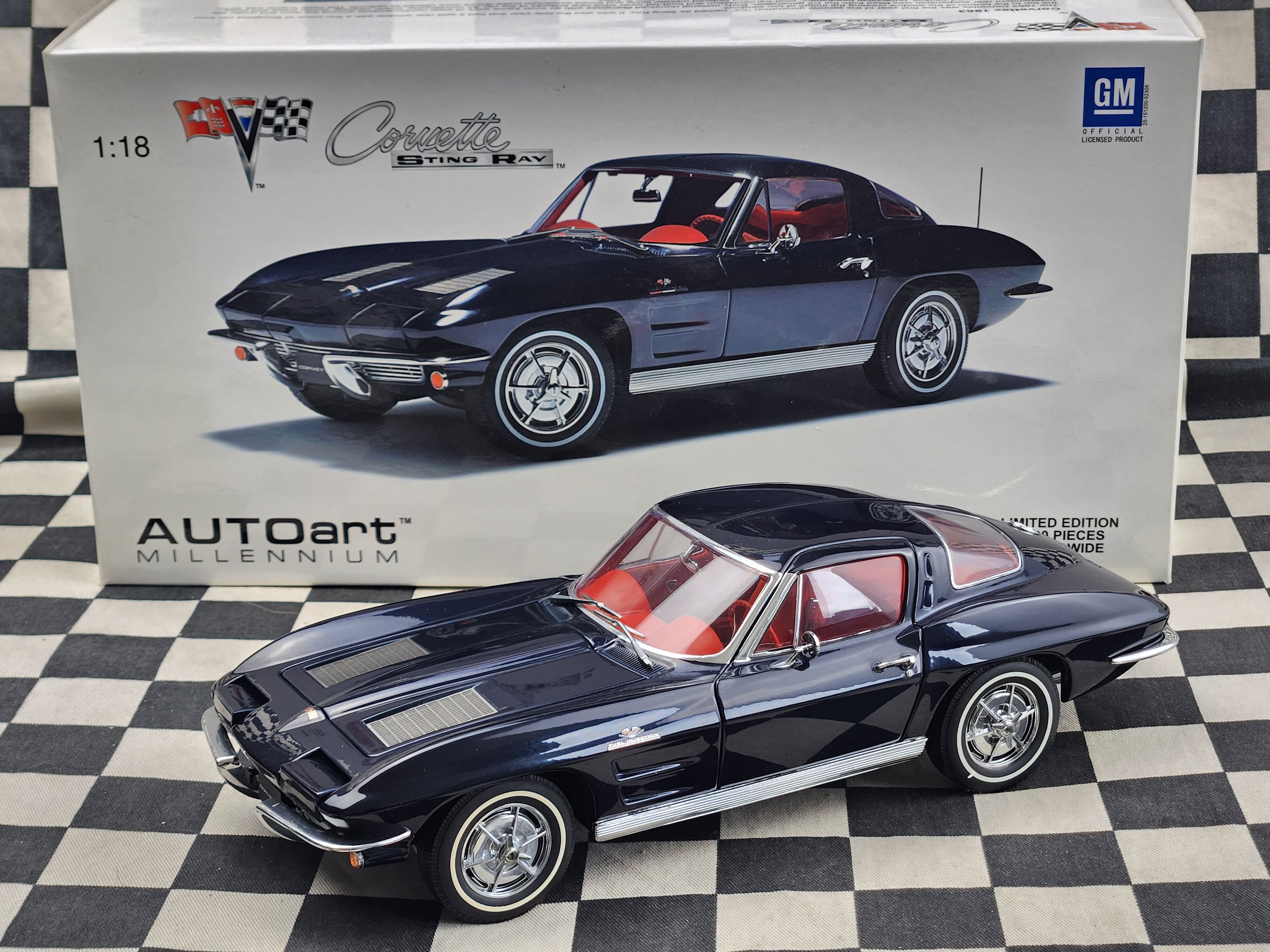 Autoart Millennium 1963 Corvette Stingray Dark Blue