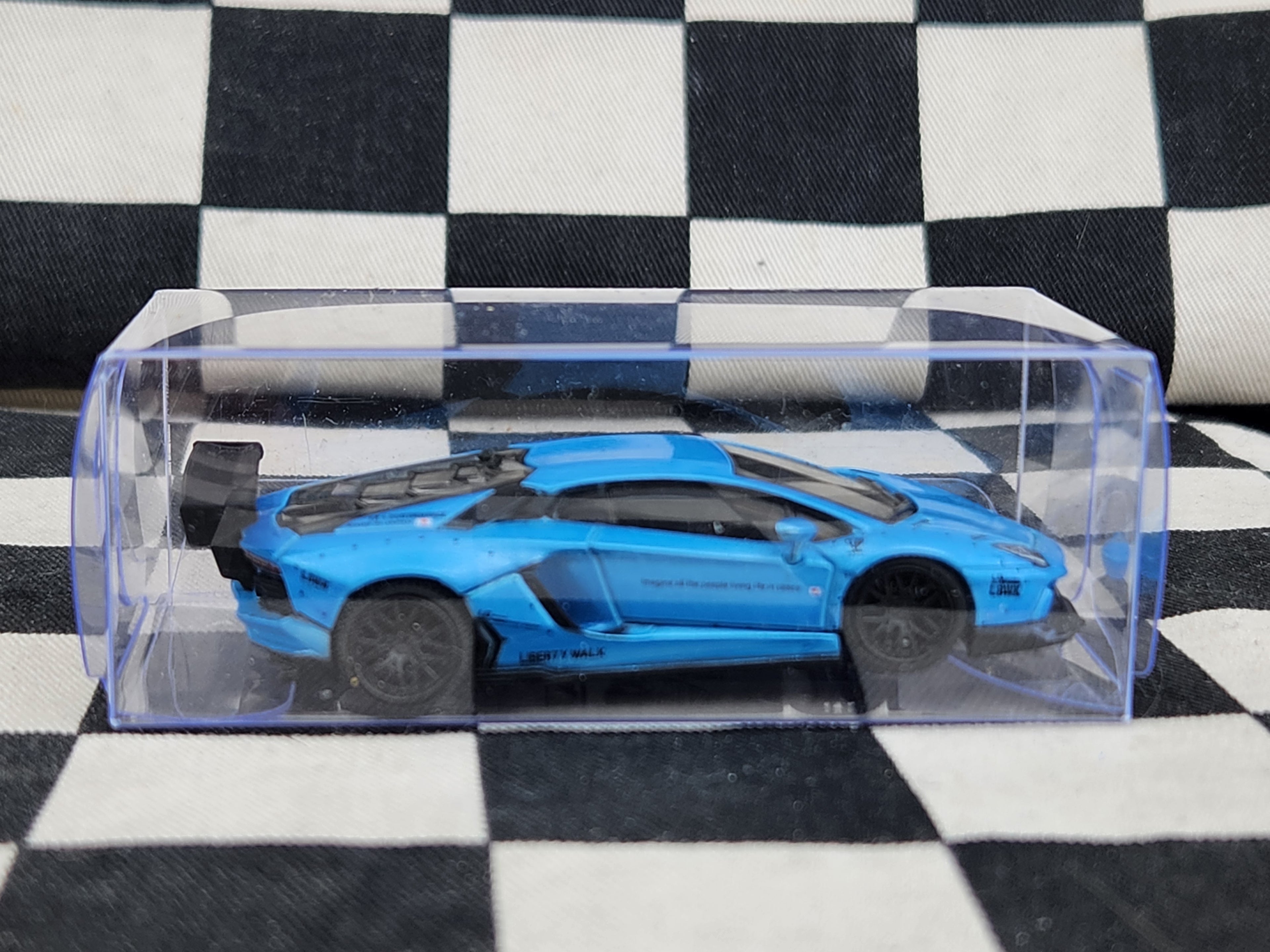 Loose Hot Wheels Elite 64  LWBK Lamborghini Adventador LP 700 4