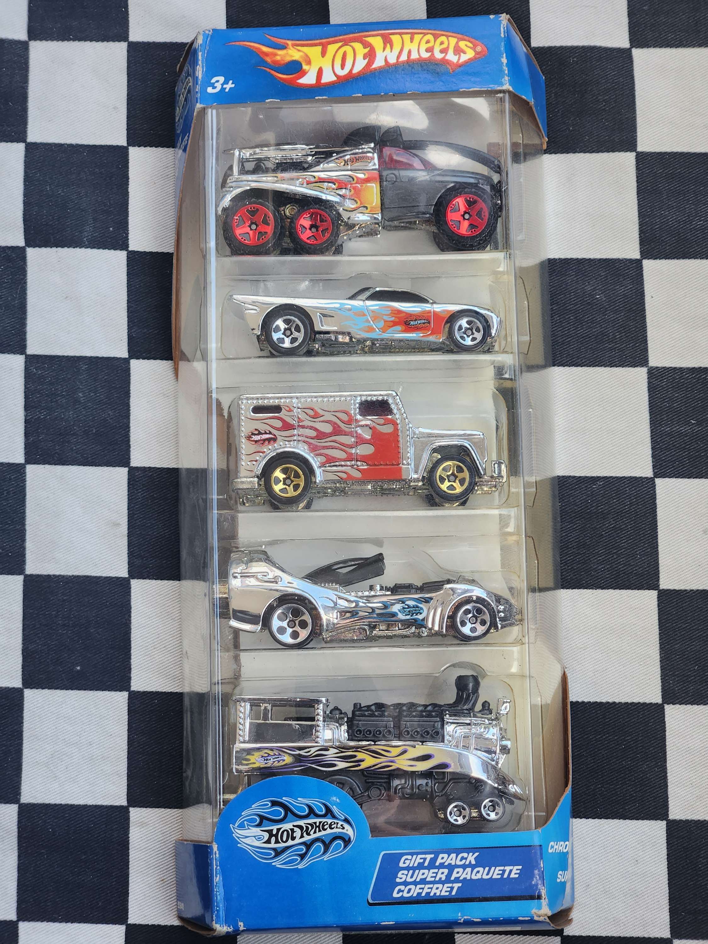 Hot Wheels 2005 5 Pack Exclusive Chrome Burnerz Armoured Truck Train