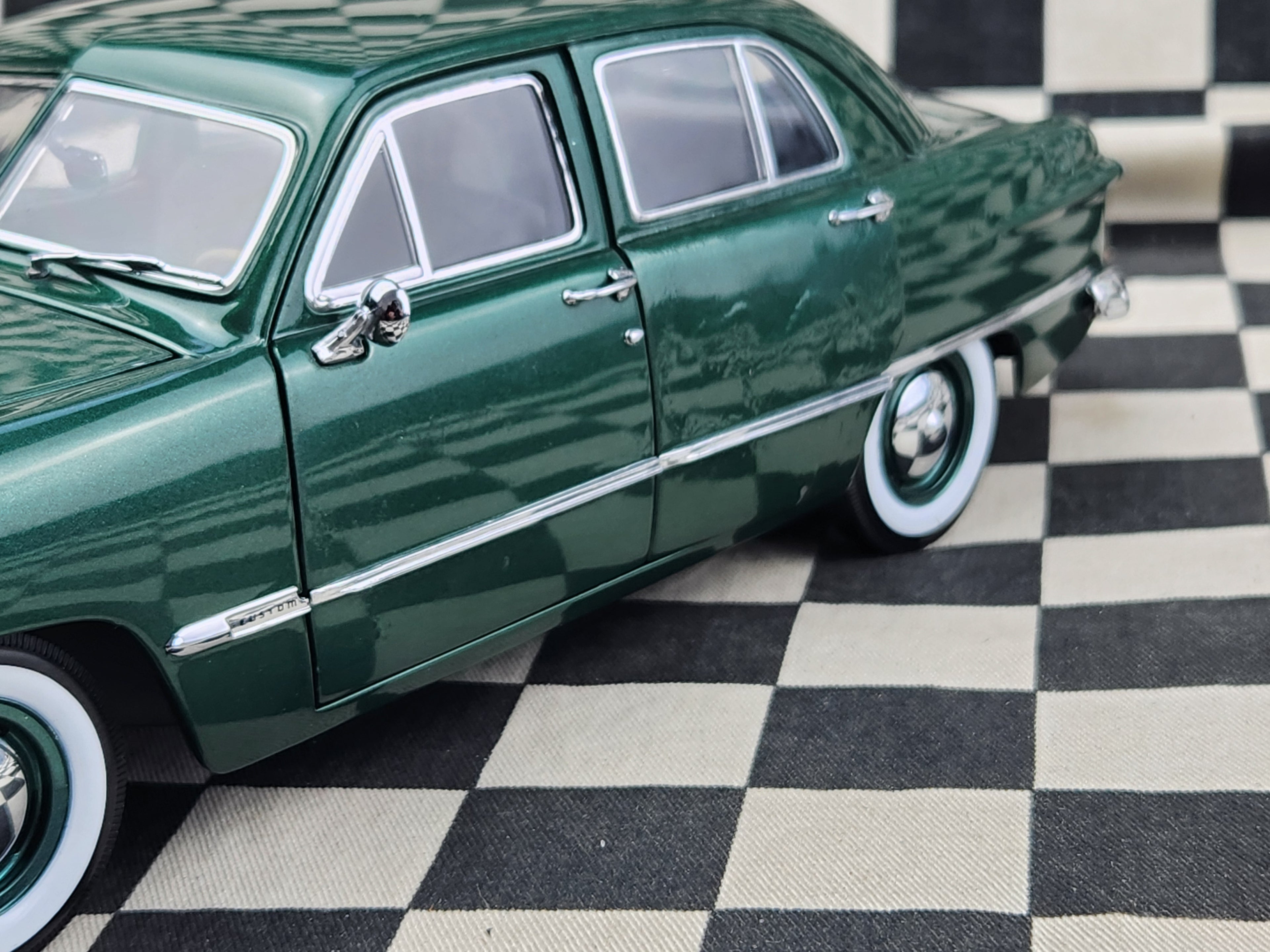 1/18 Precision Models USA 1950 Ford Custom 4 Door Sedan Hawthorne Green Metallic