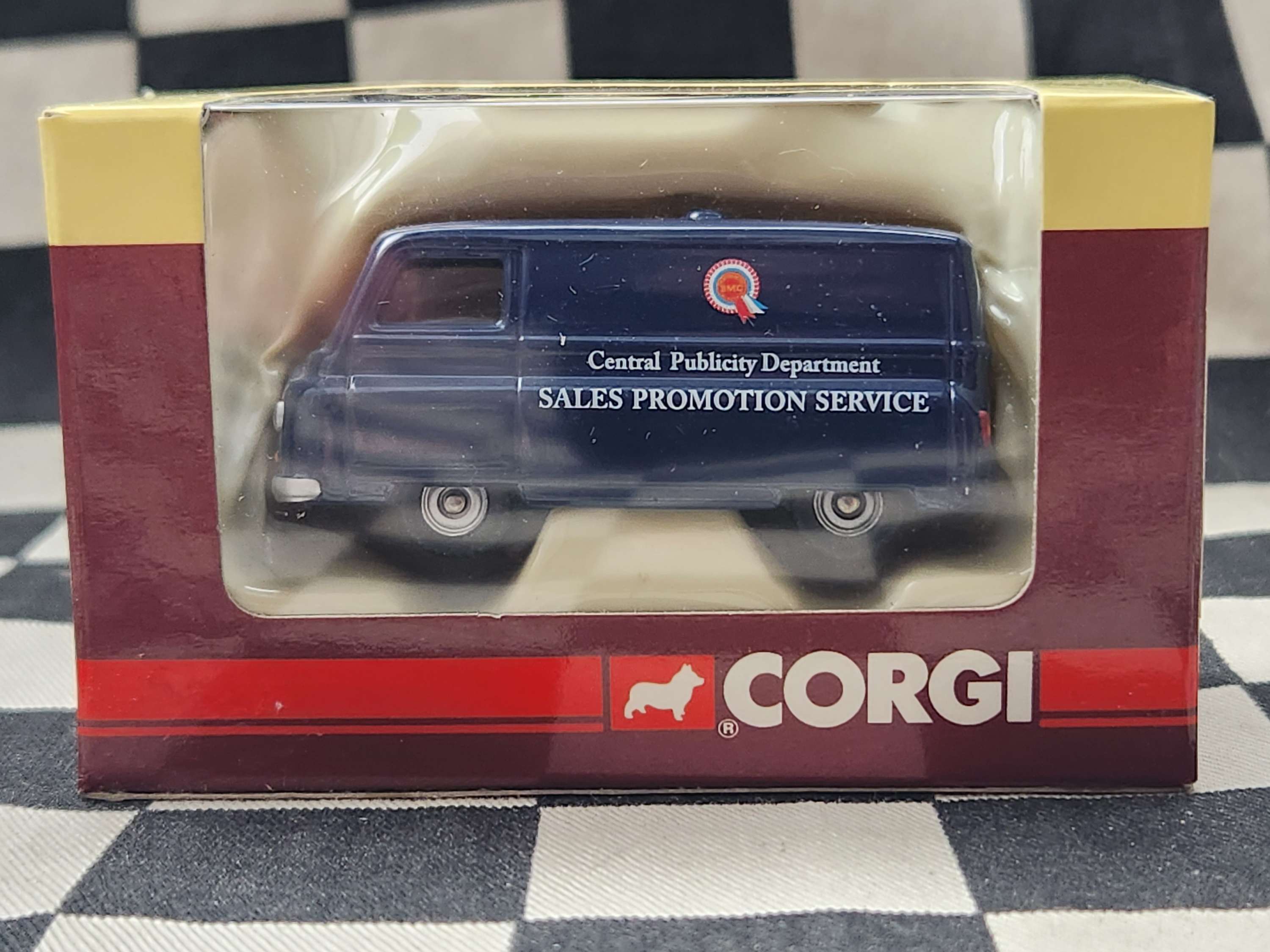 Corgi Trackside 1:76 OO Gauge Morris J2 Van BMC