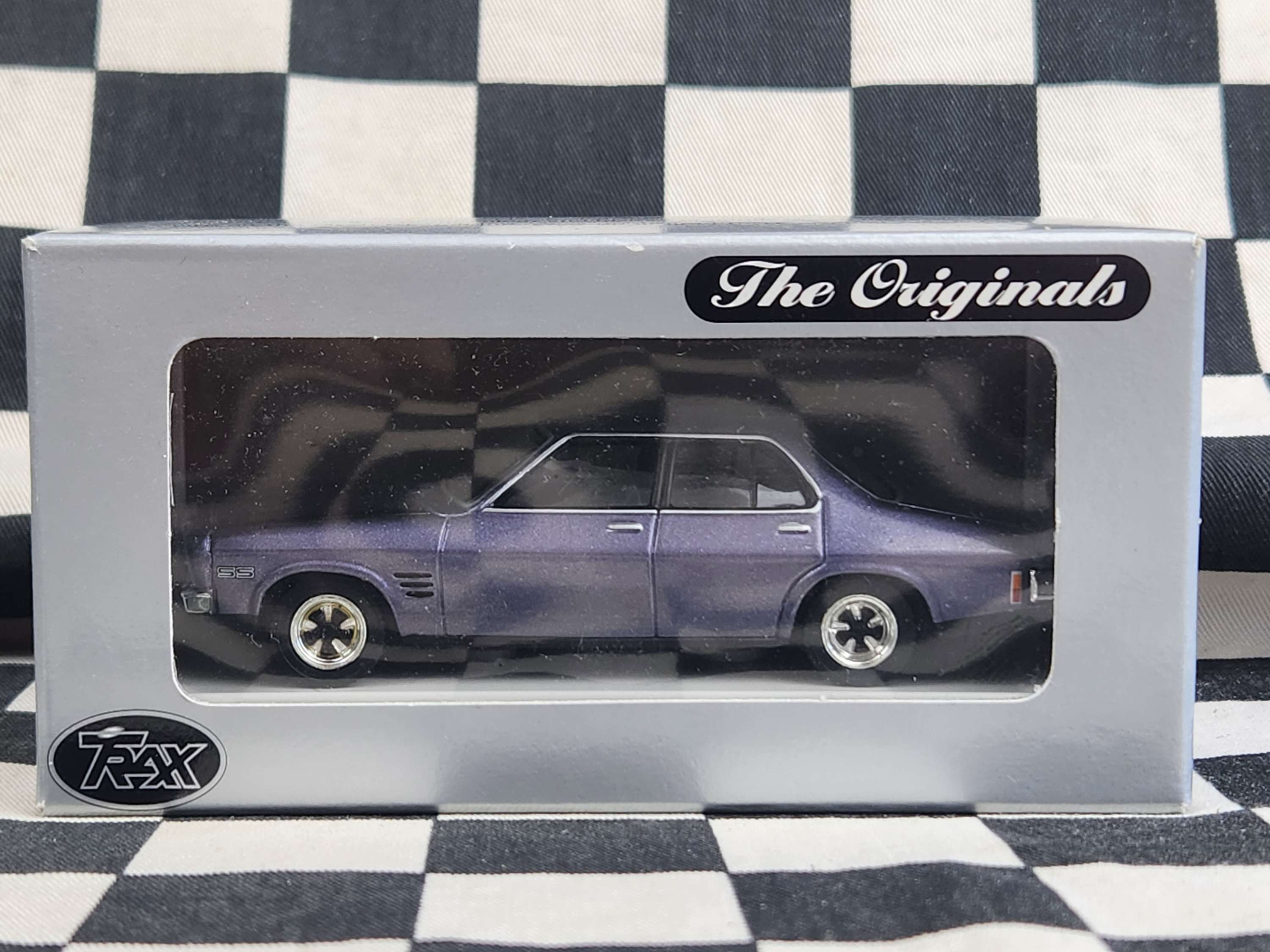 Trax 1/43 Holden HQ SS Sedan Purple TR17E