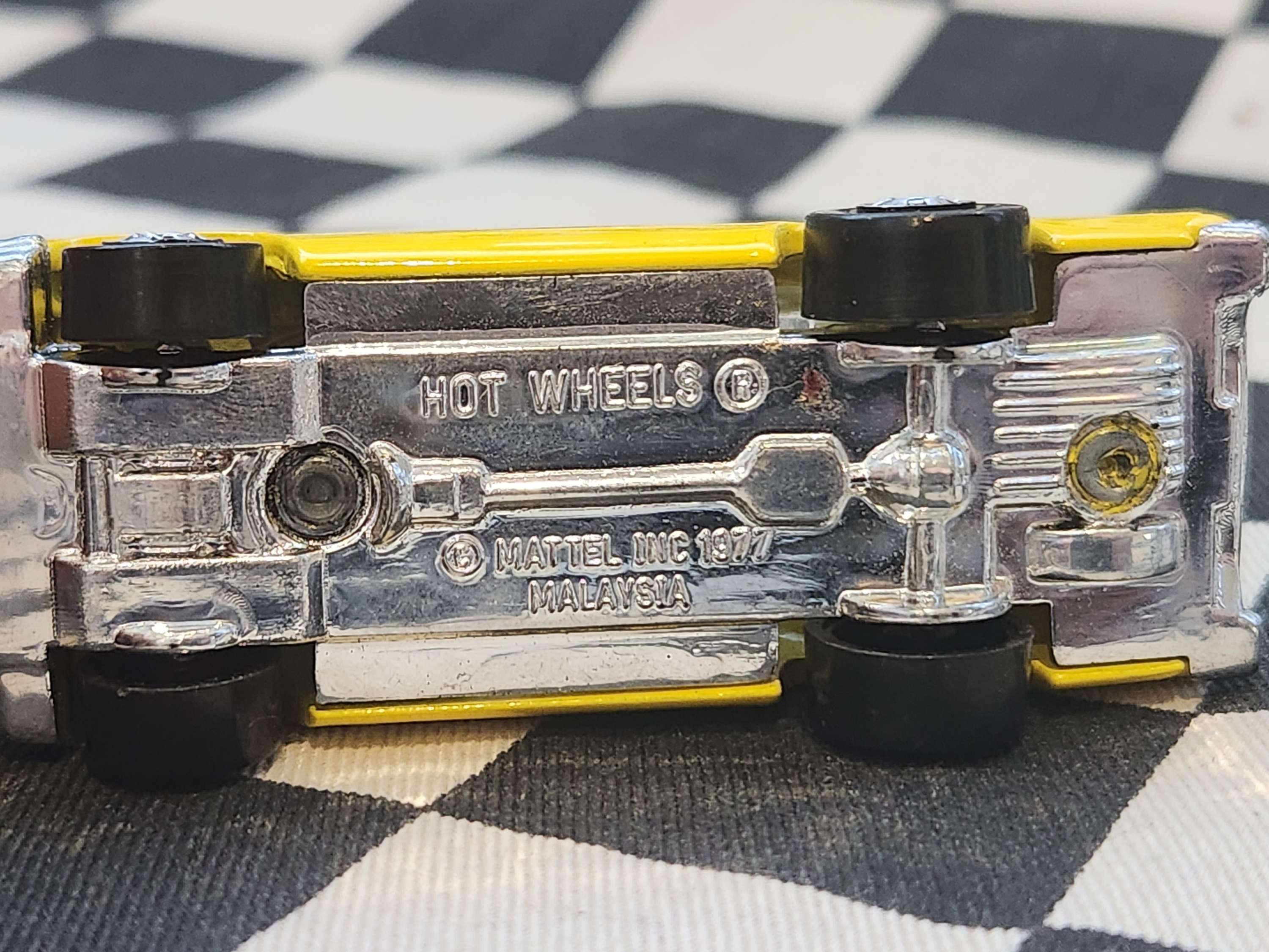 Vintage Loose Hot Wheels Blackwall 57 T-Bird Yellow Nice!