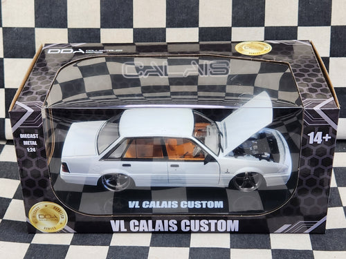 DDA 1:24 Holden Commodore VL Calais Custom V8 White