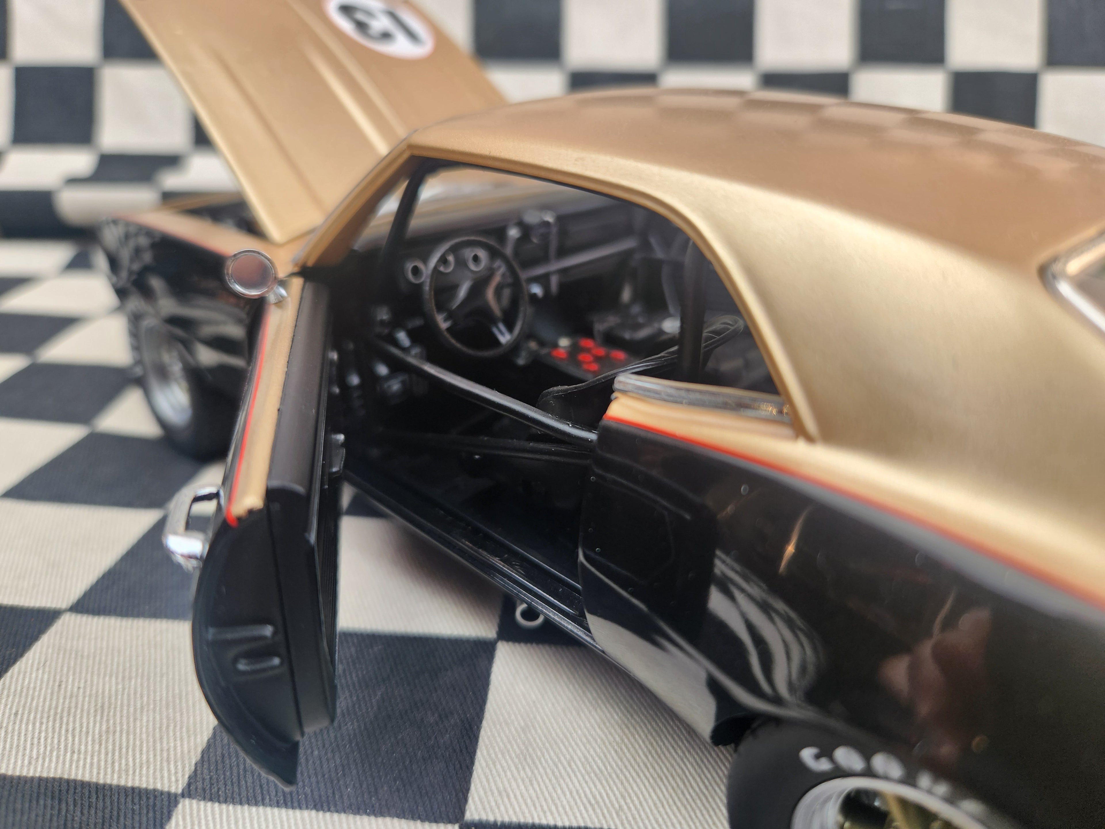 Gmp 1/18 1968 Smokey Yunik Camaro