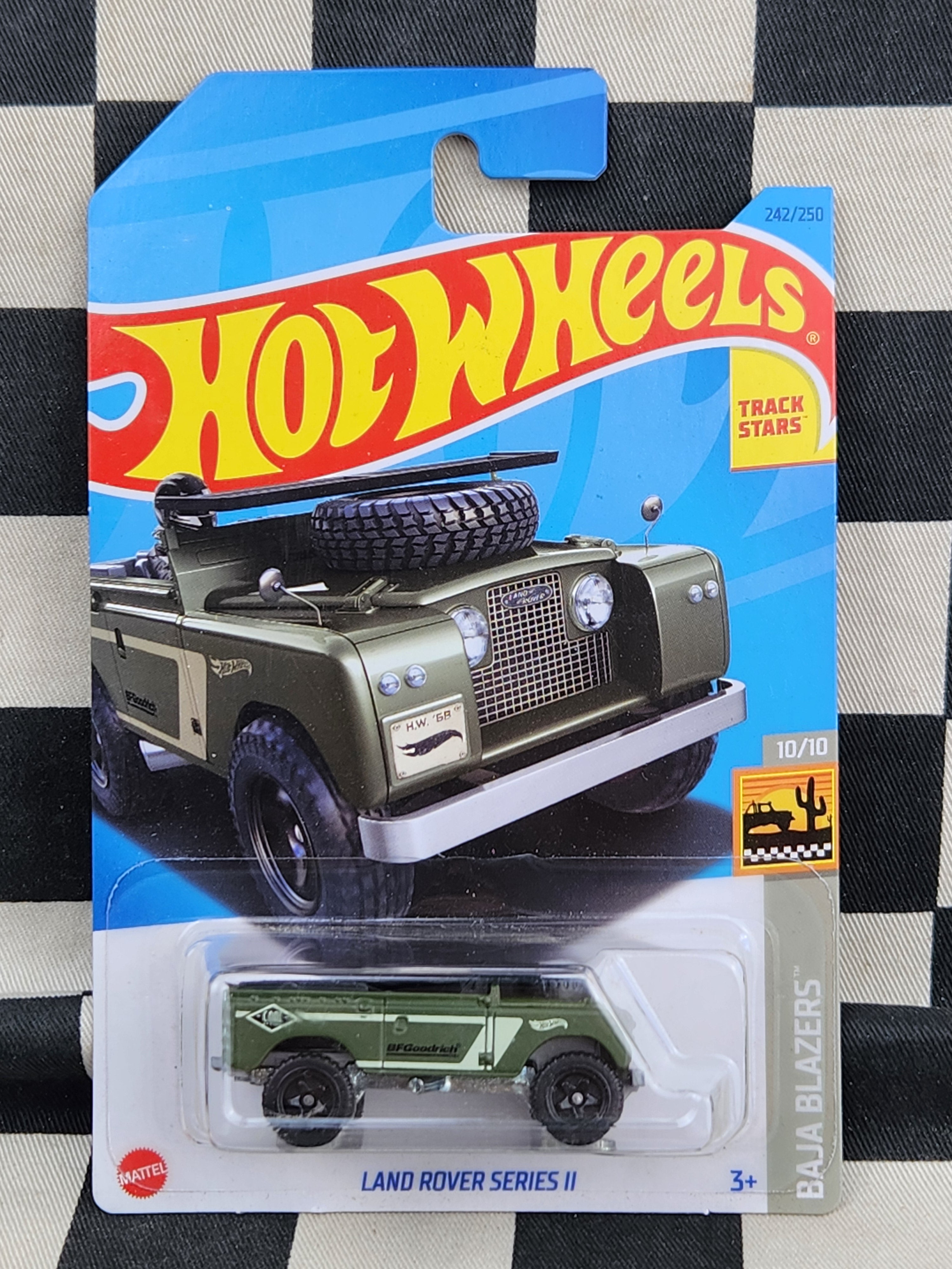 Hot Wheels 2024 Baja Blazers Land Rover Series II Green