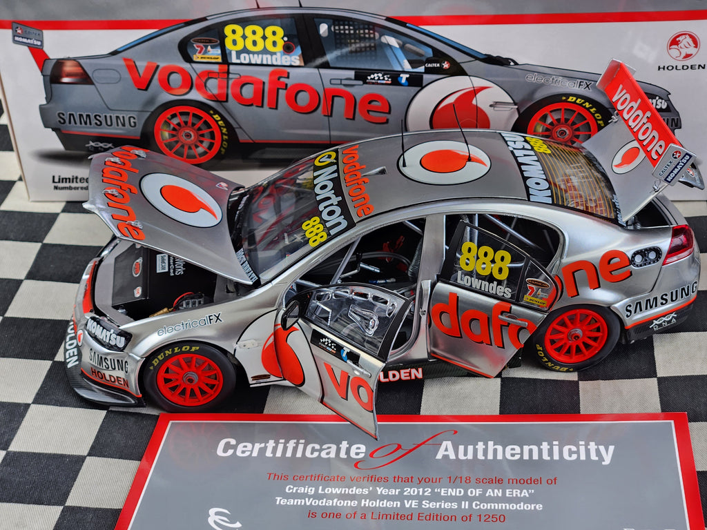 Classic Carlectables 1:18 Holden VE II Commodore 2012 Lowndes End of an Era