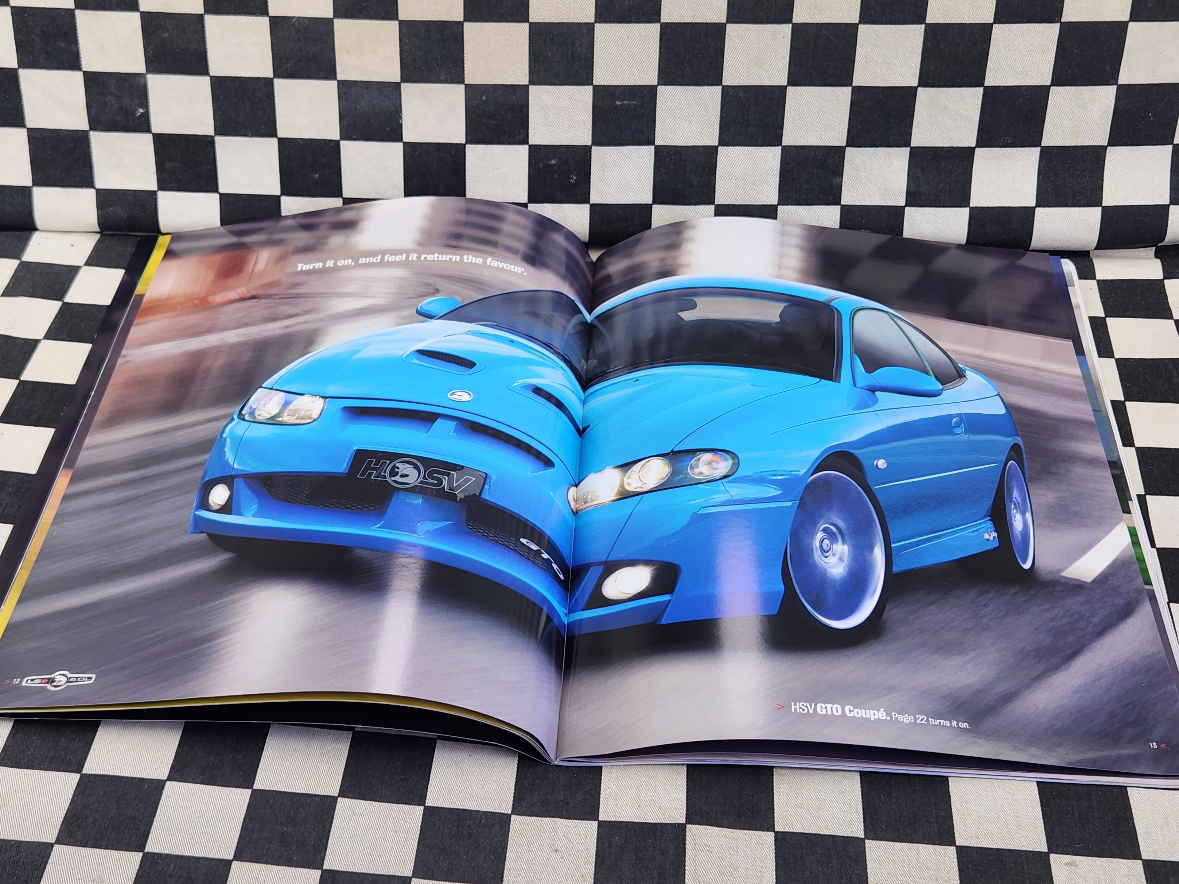 HSV Holden Commodore VE 2005 FULL RANGE 36 Page Sales Brochure