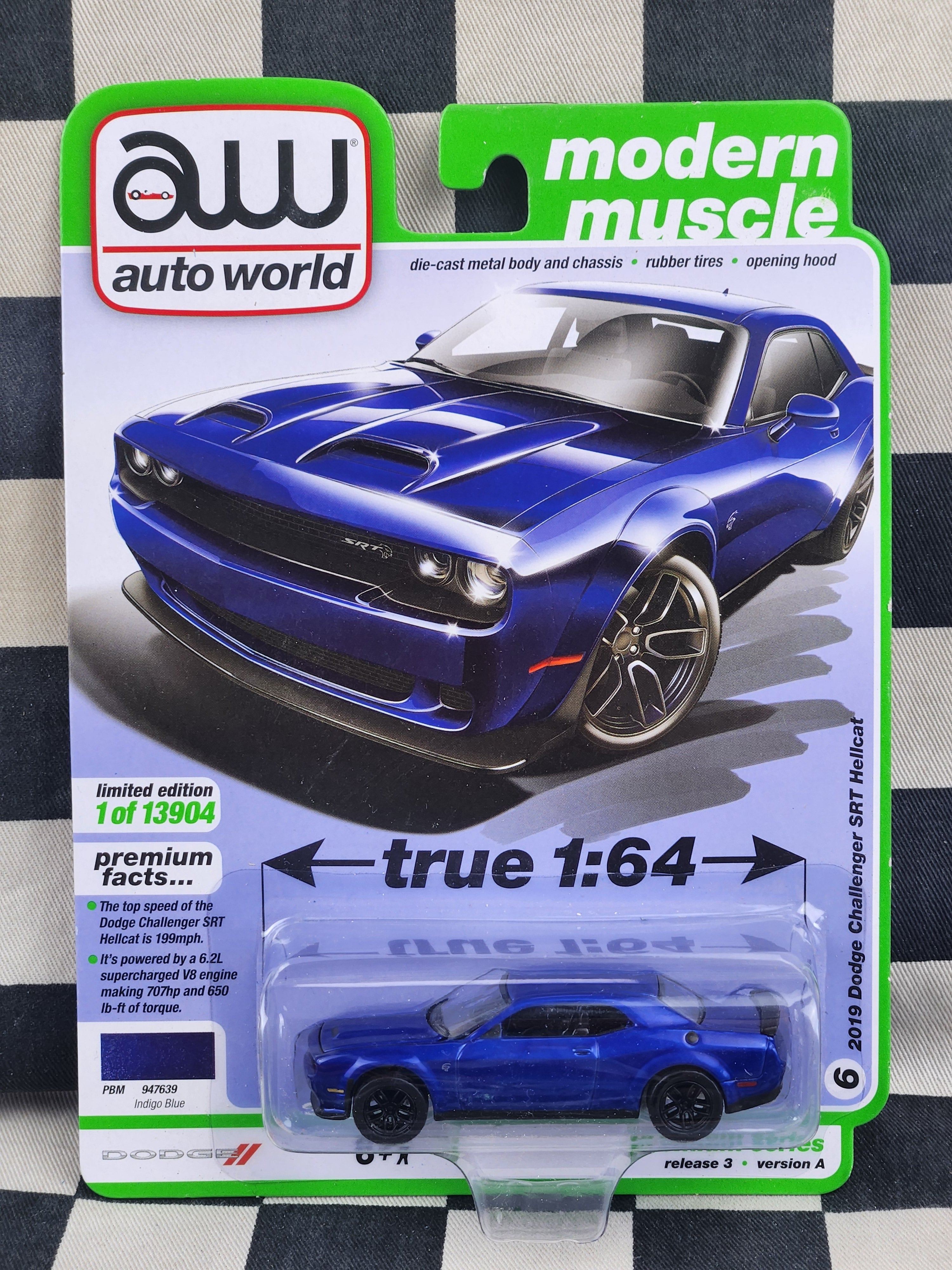 Auto World Modern Muscle 2019 Dodge Challenger SRT Hellcat Indigo Blue