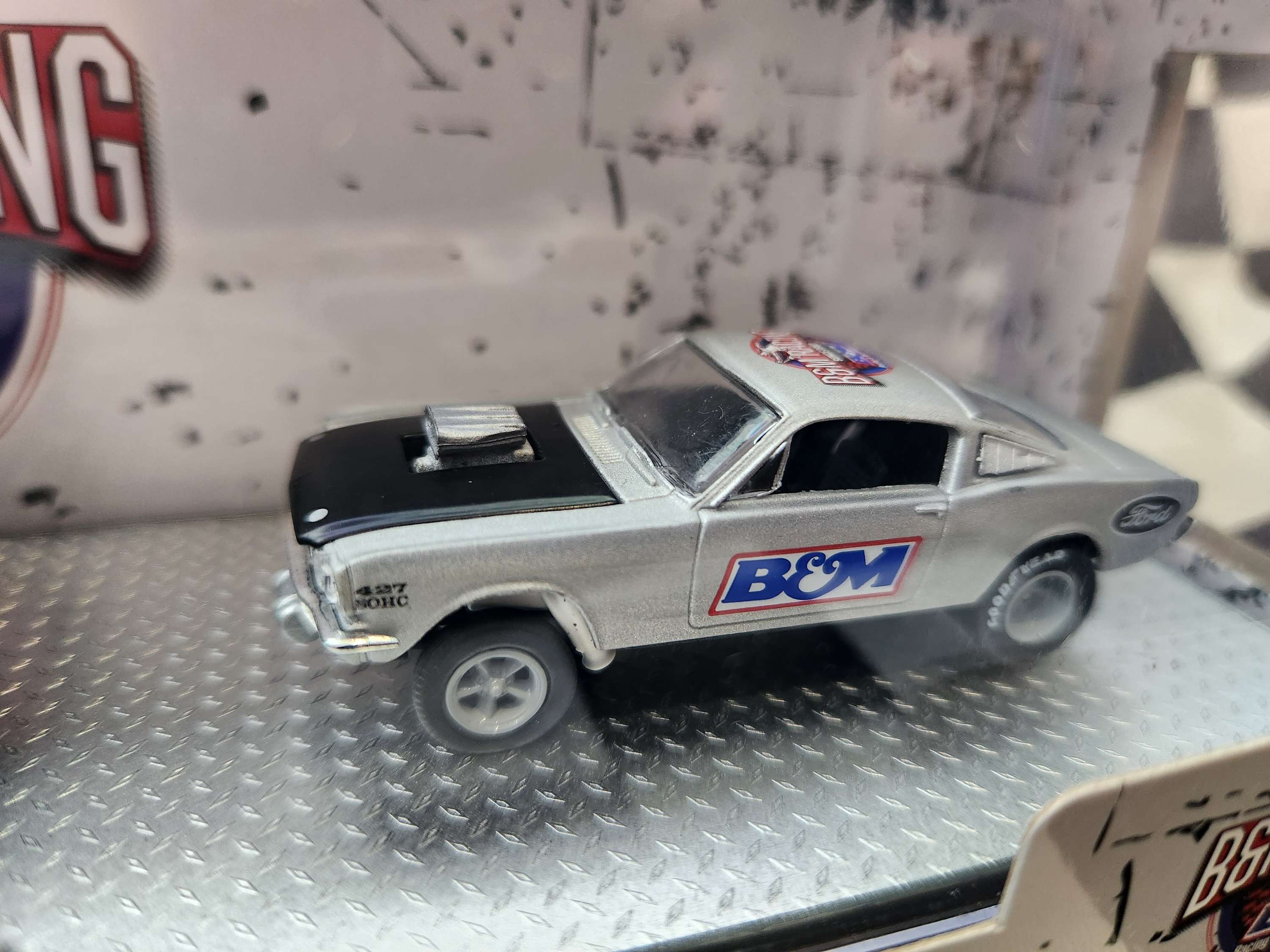 M2 Machines Transporters B&M 90 Ford C8000 / 1966 Ford Mustang Gasser