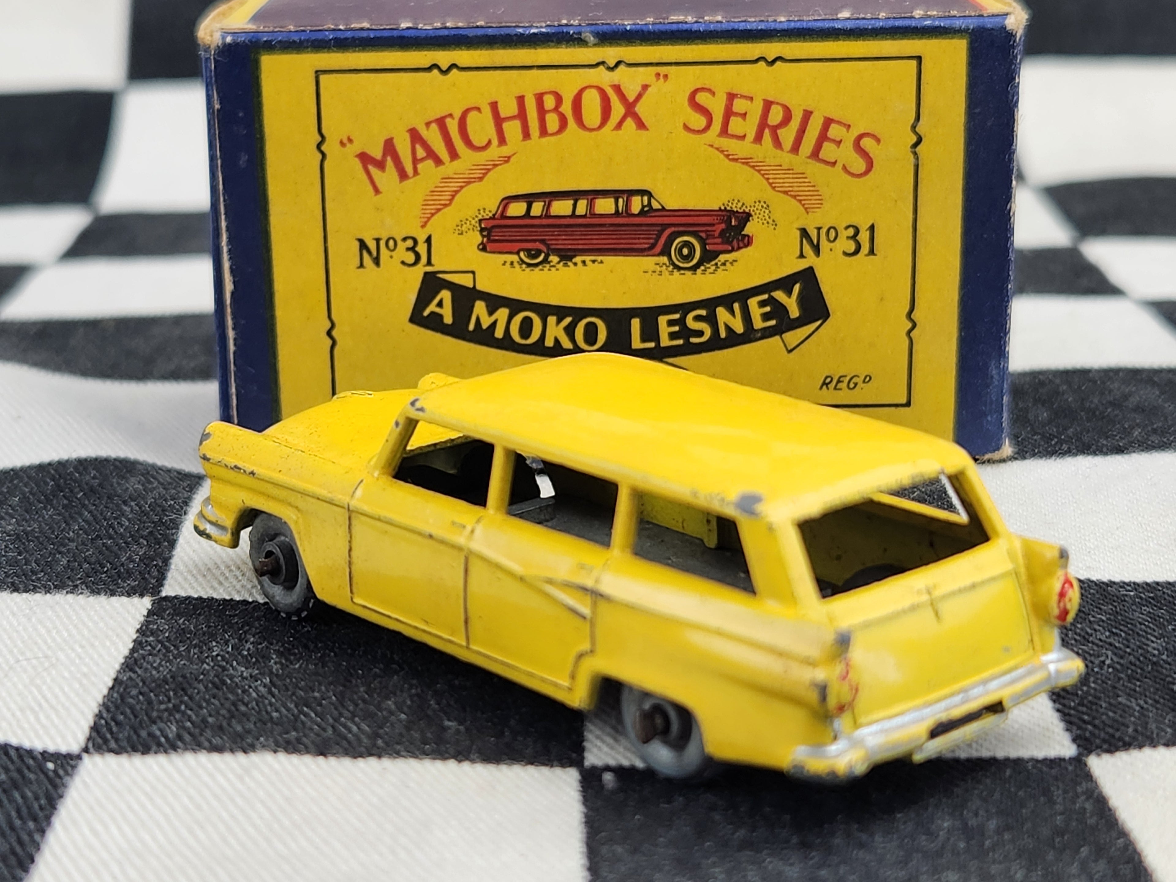 Matchbox Lesney Moko No31 Ford Station Wagon in Original Box