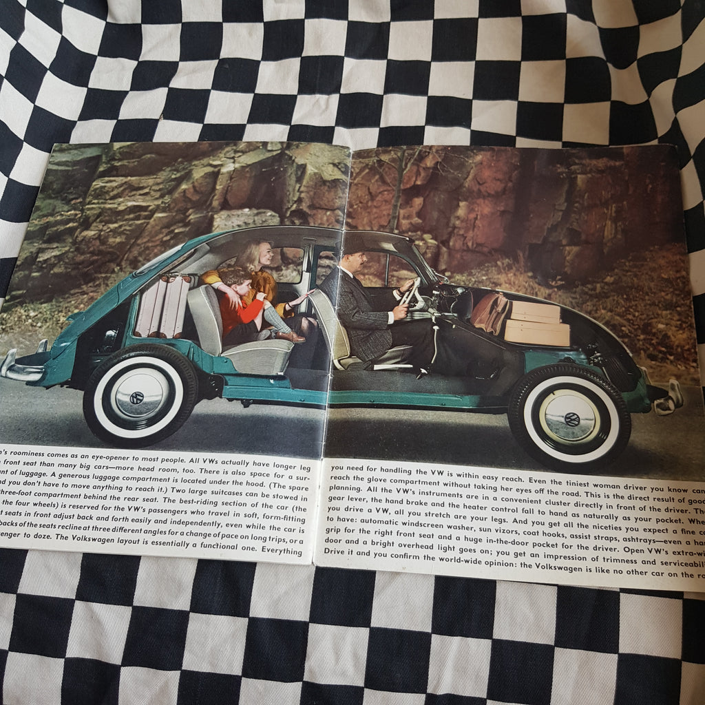Volkswagen Beetle 1961-62 Deluxe Sales Brochure