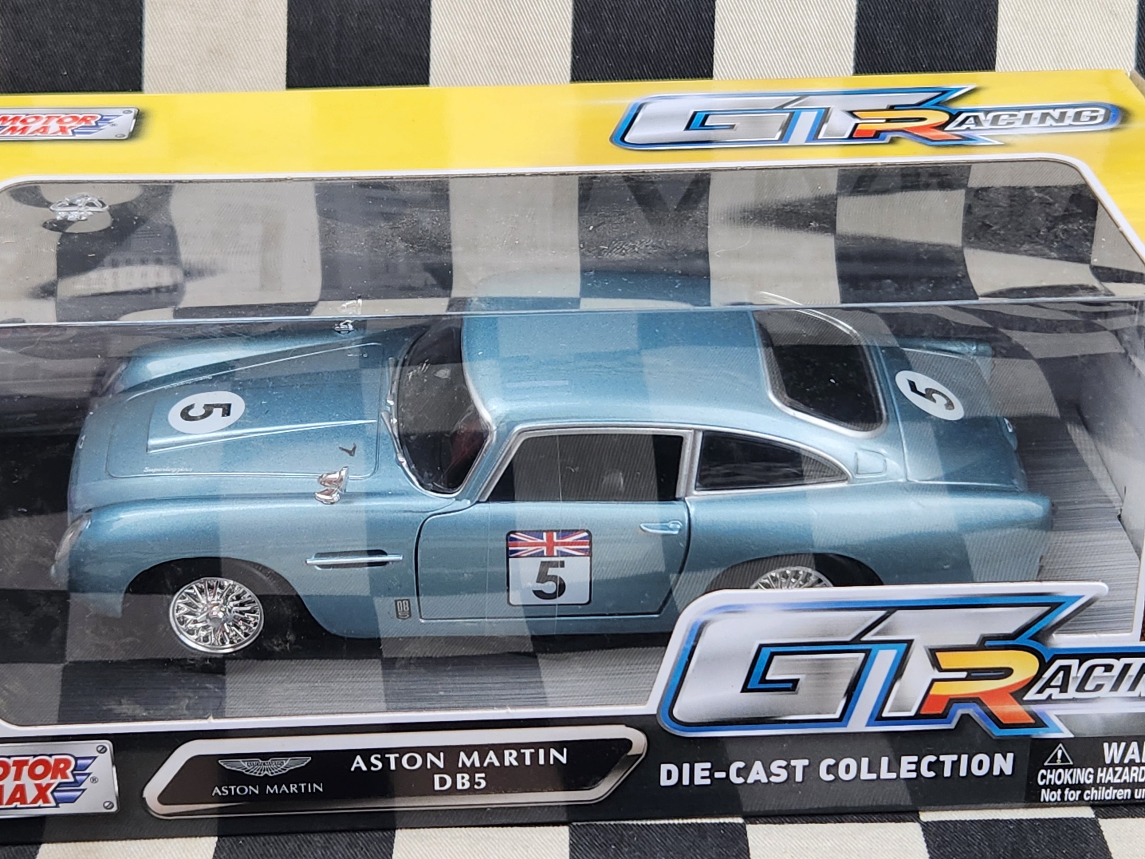 Motor Max 1/24 GT Racing Aston Martin DB5