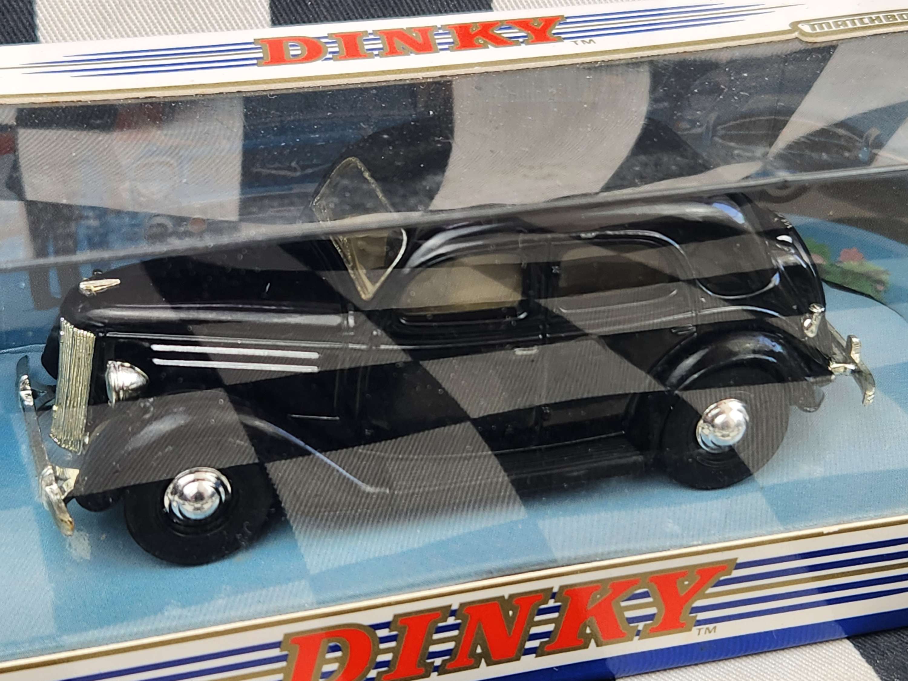 Dinky 1:43 1950 Ford V8 Pilot Black