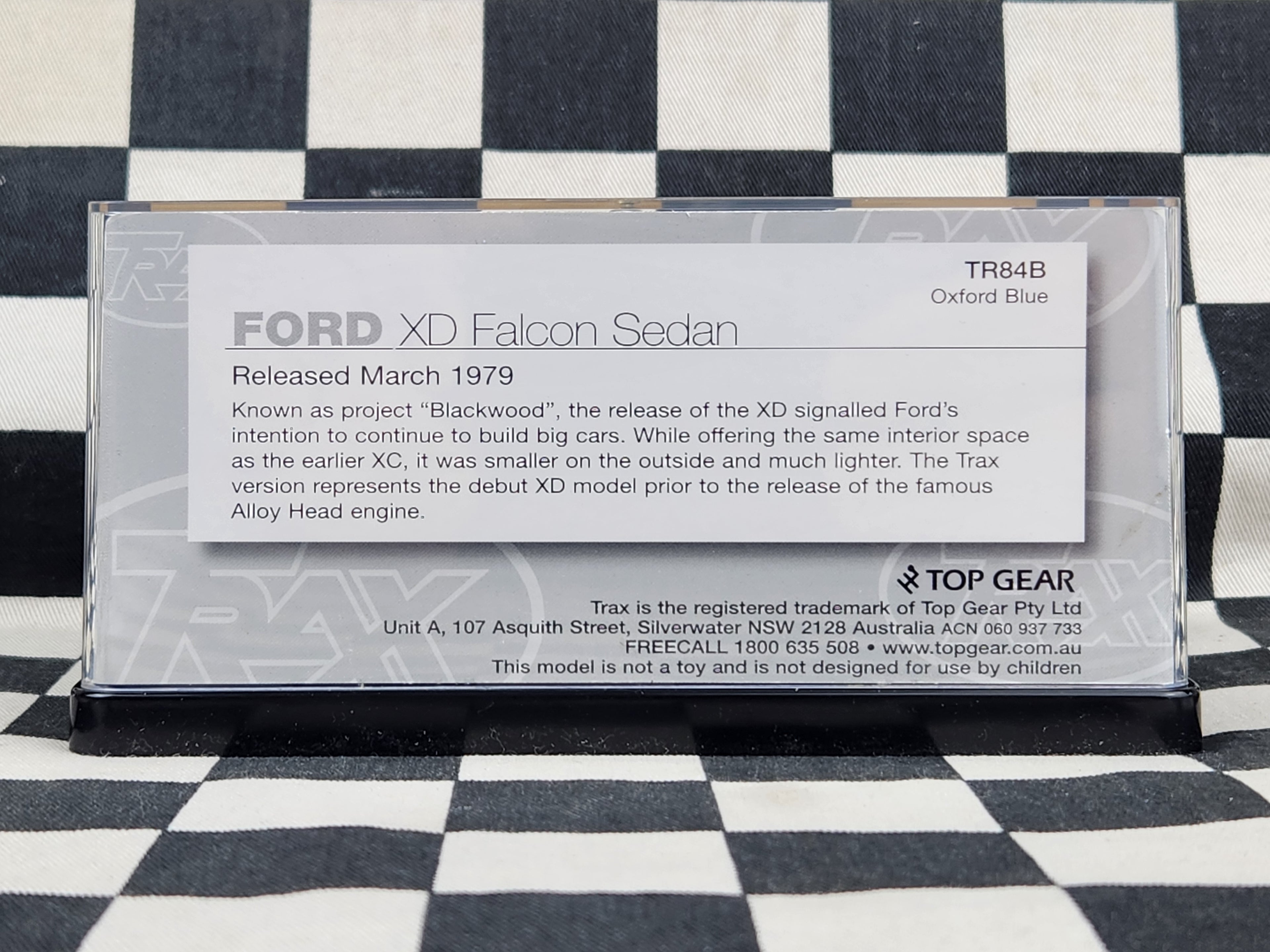 Trax 1:43 Ford XD Falcon Sedan Oxford Blue TR84B