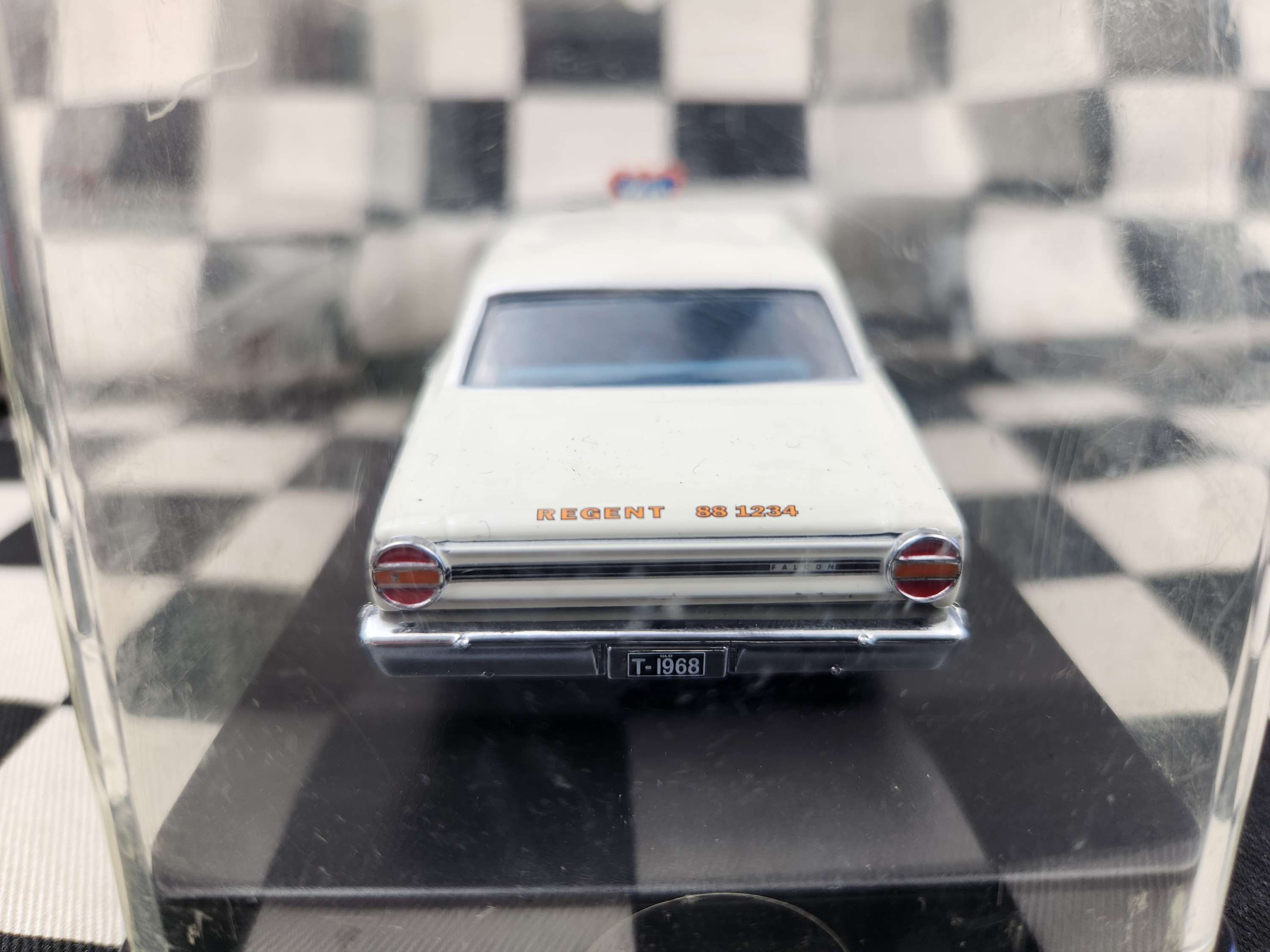 Trax 1:43 Ford XR Falcon Regent Taxi