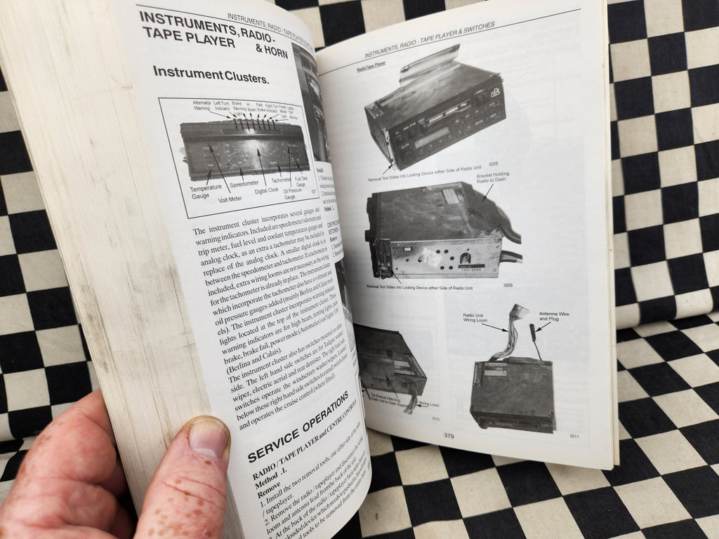 Holden VL Commodore 6cyl & V8  Ellerys Workshop Manual